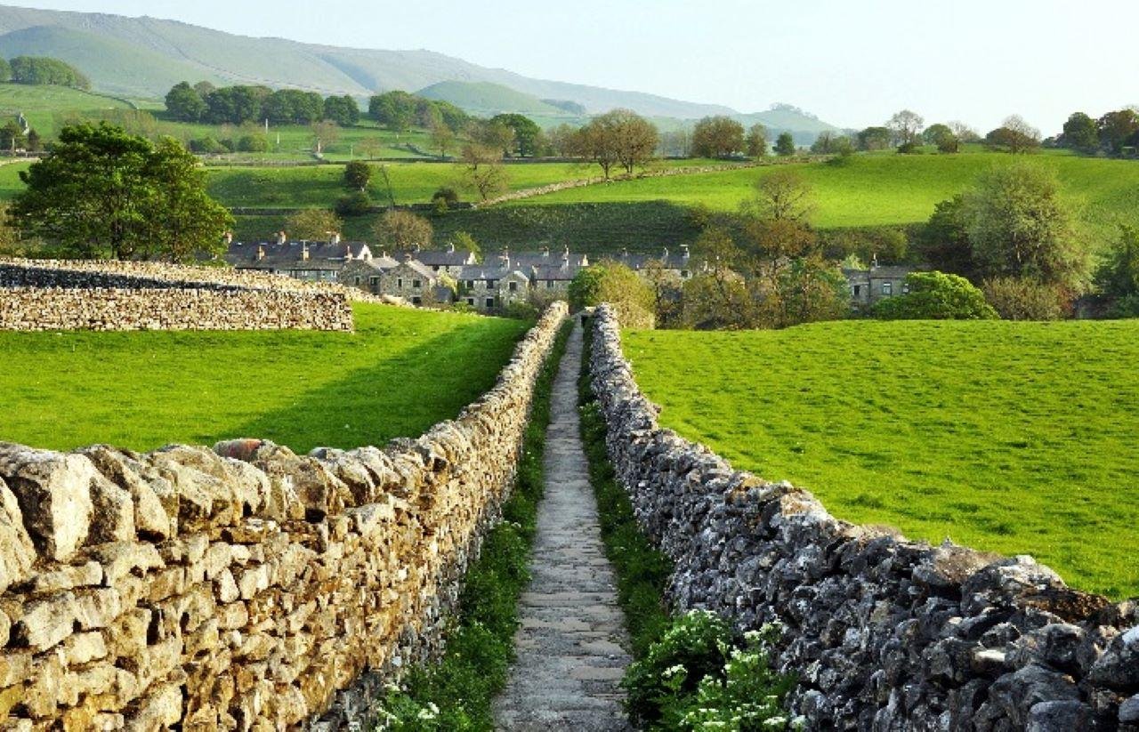 Yorkshire Dales & Brontë Country Day Tour from Manchester
