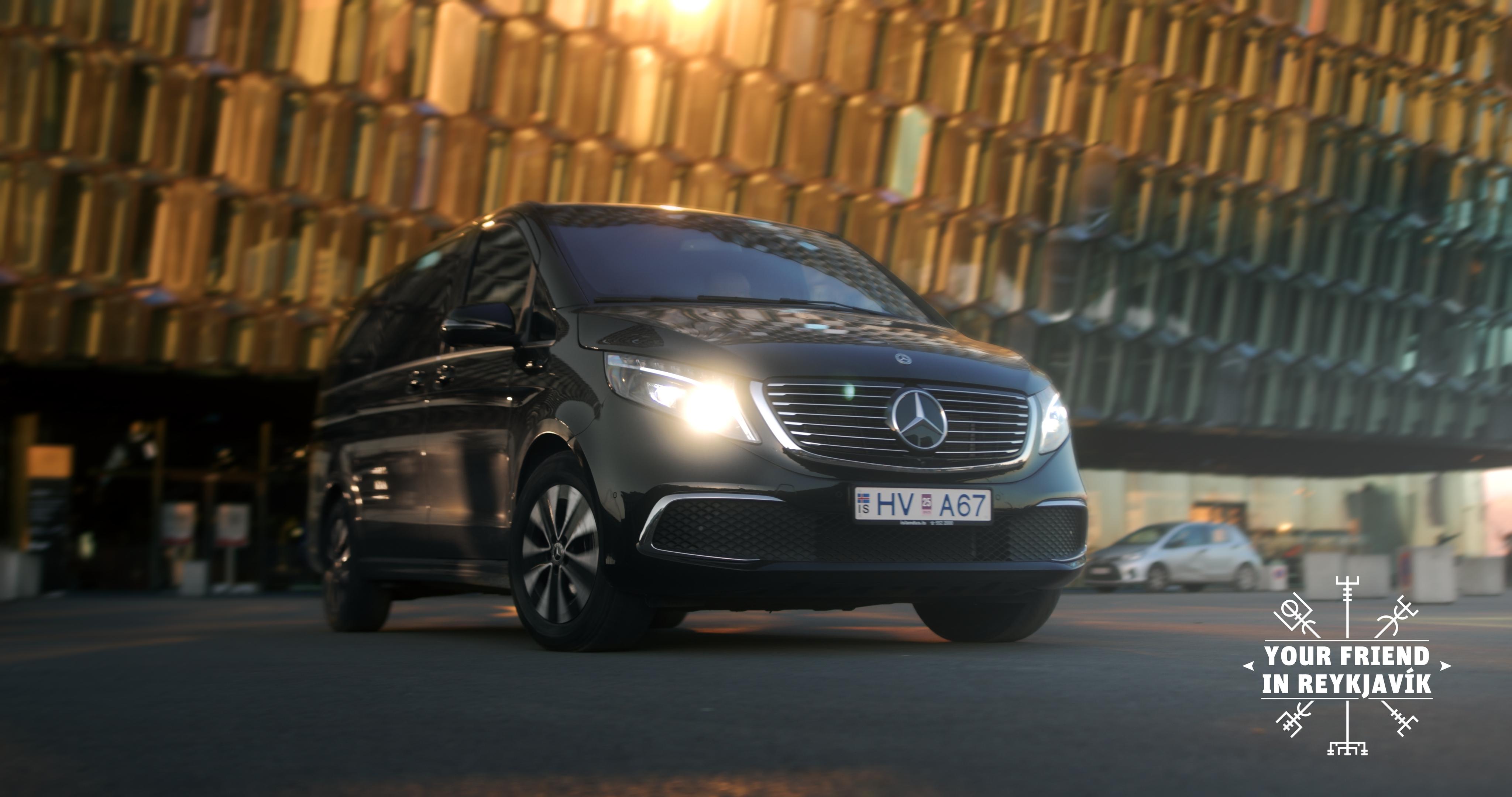 Private Airport Transfer & Customizable Iceland Tour
