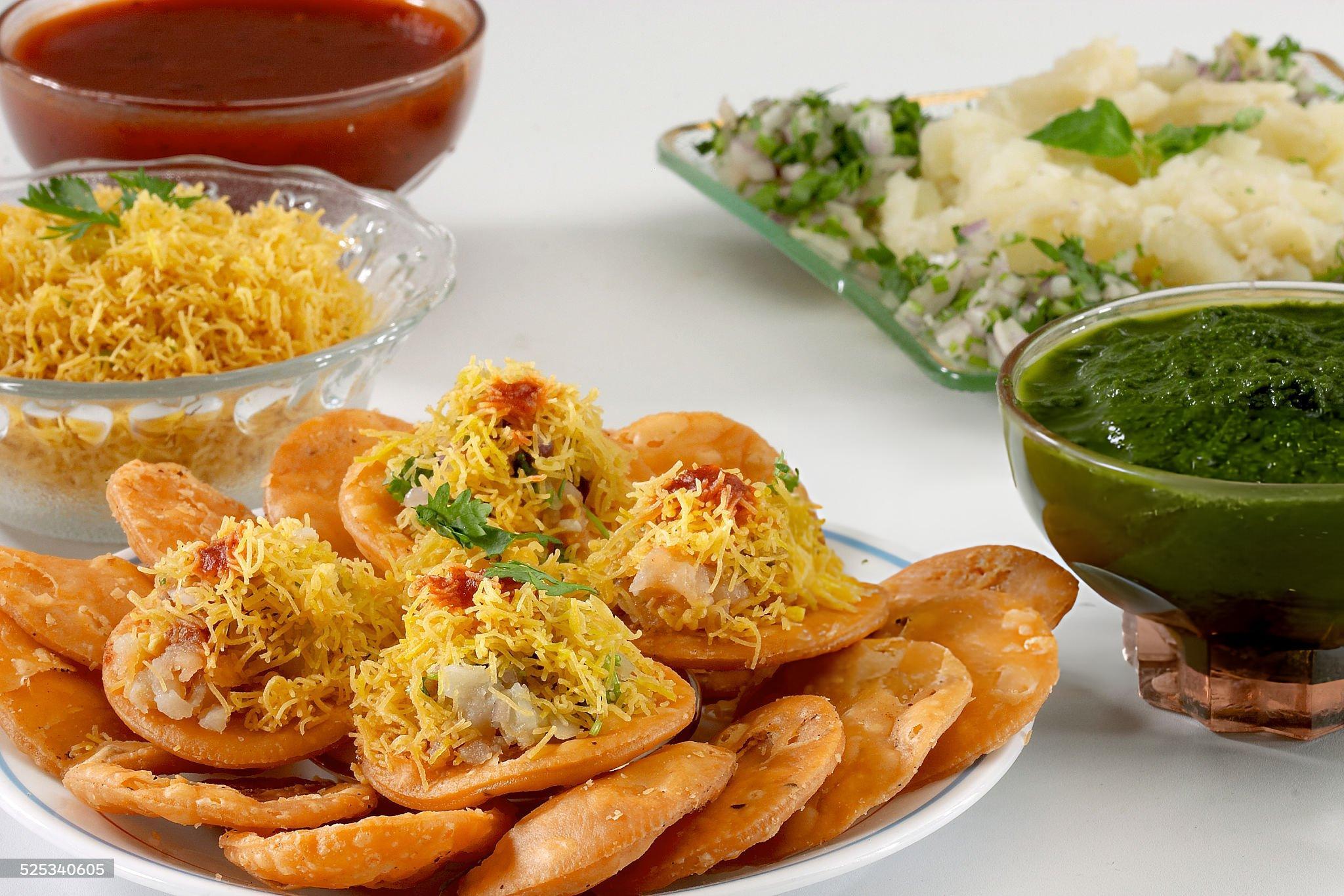 Hyderabad Culinary Heritage: Guided Street Food Walk