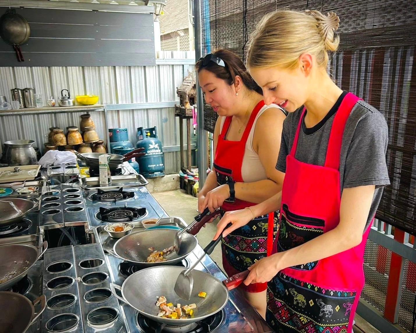 Chiang Mai cooking class — market tour, herb garden and Thai dishes — image 11