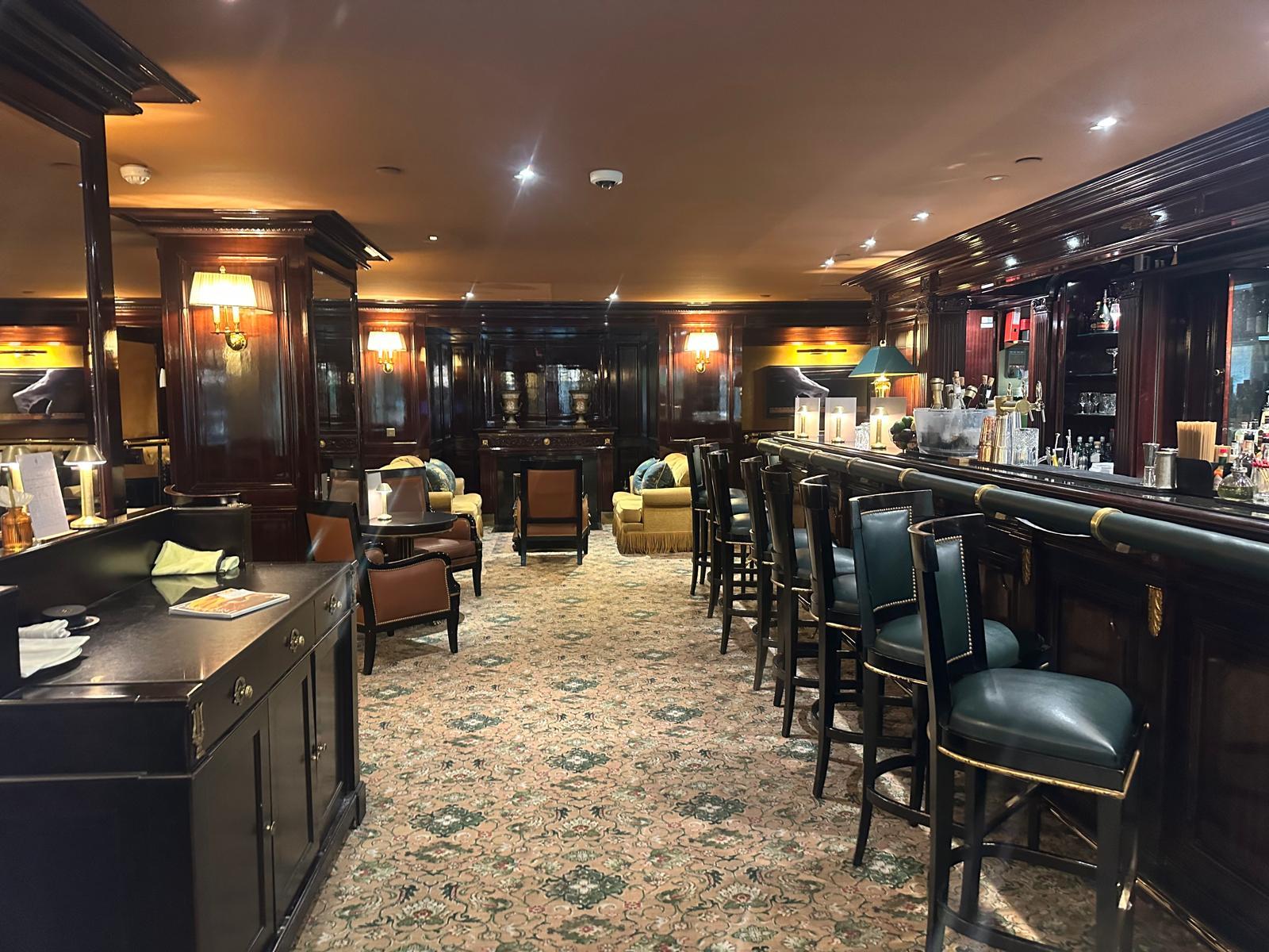 Parisian Evening: Perfume Crafting, Palais Garnier & Gourmet Dining