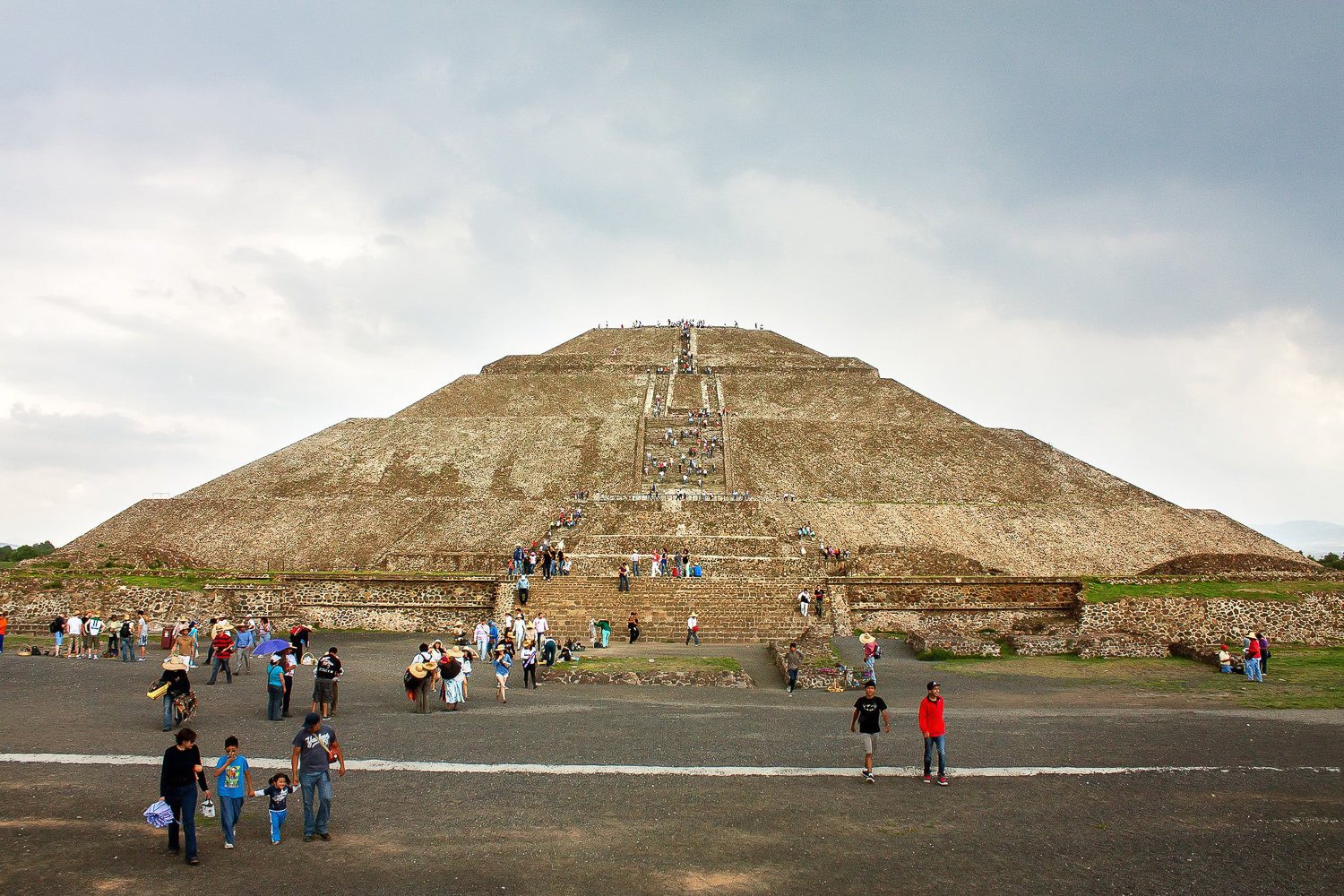 Teotihuacan, Tlatelolco & Guadalupe Shrine Full-Day Tour