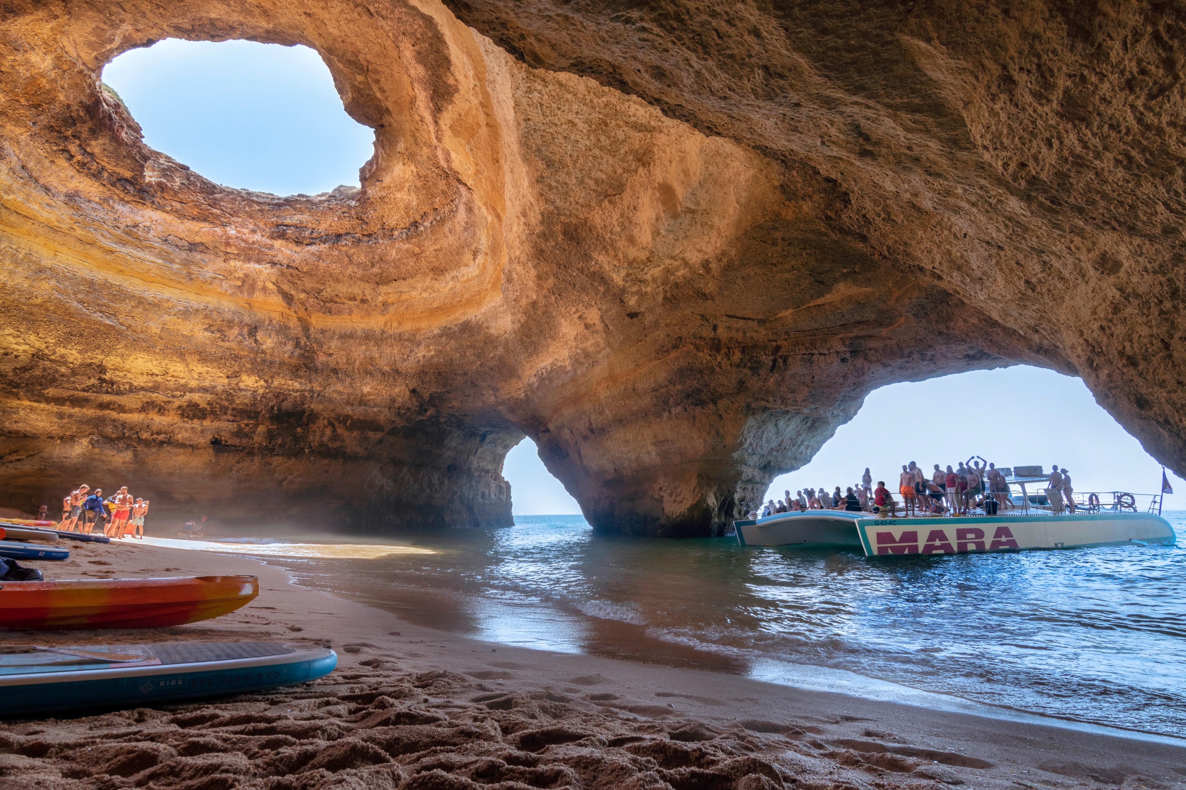Albufeira: Benagil Caves & Coastline Catamaran Cruise