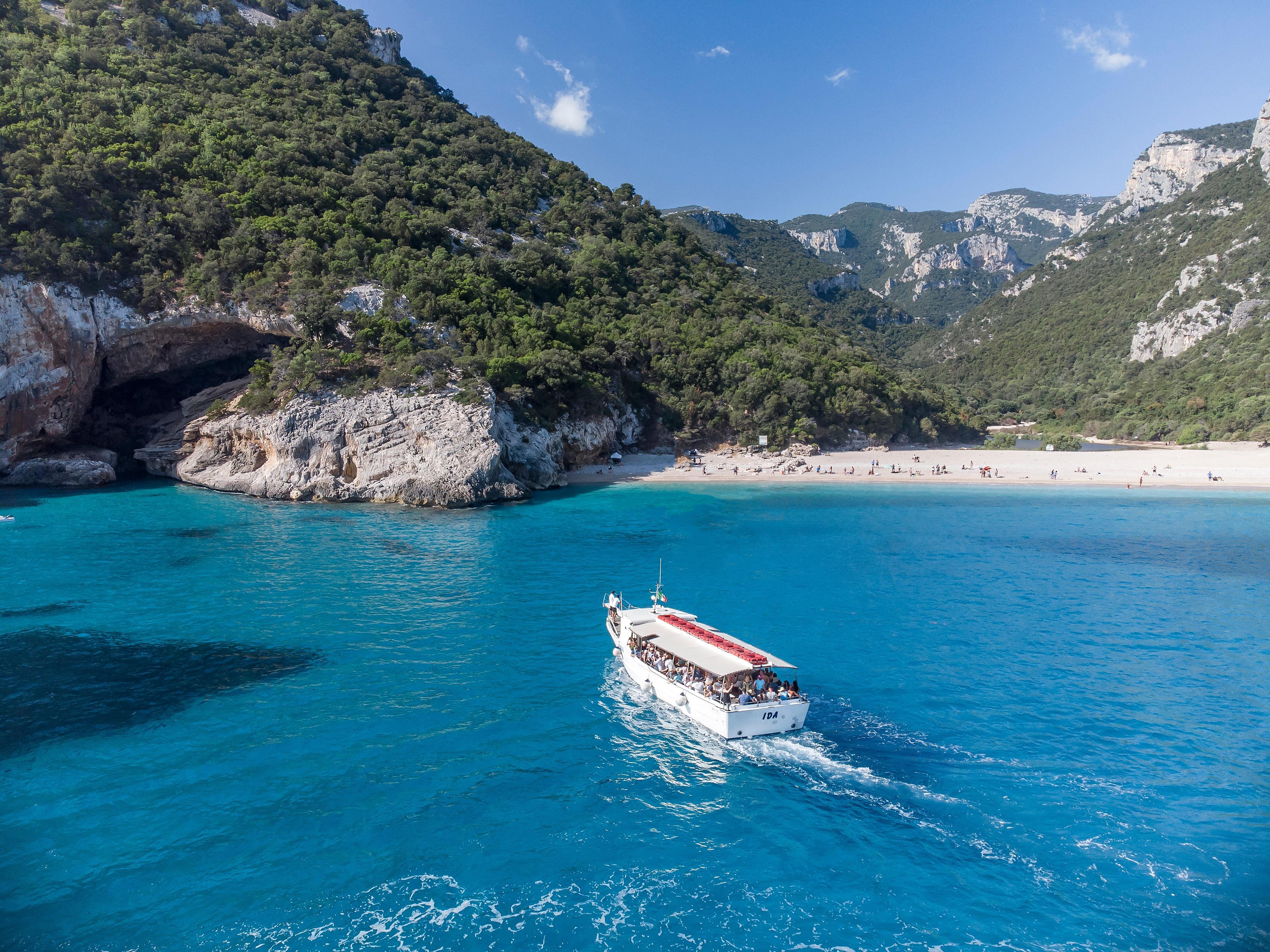 Cala Luna & Cala Sisine Boat Tour from Cala Gonone