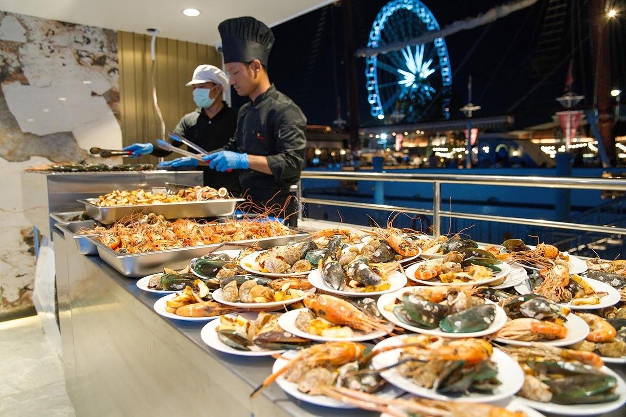 Bangkok: The Planet Sunset & Dinner River Cruise