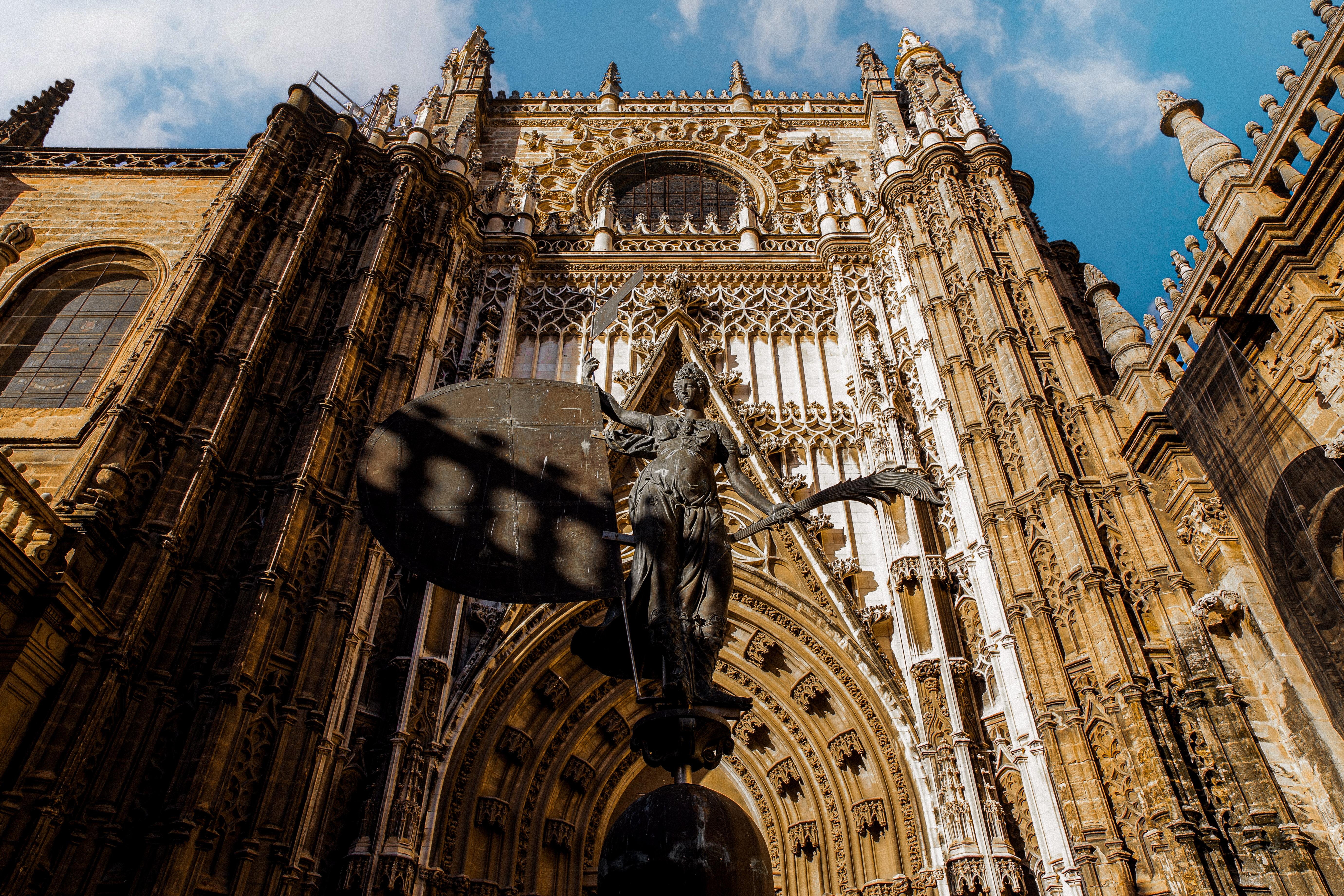 Seville: Priority Entry Cathedral, Giralda & Alcázar Guided Tour