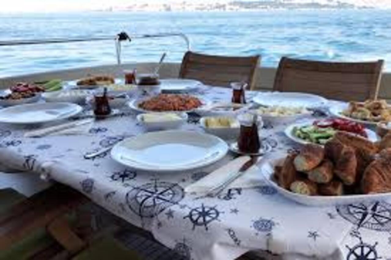 Private Sunrise Breakfast Cruise on the Bosphorus by Yacht