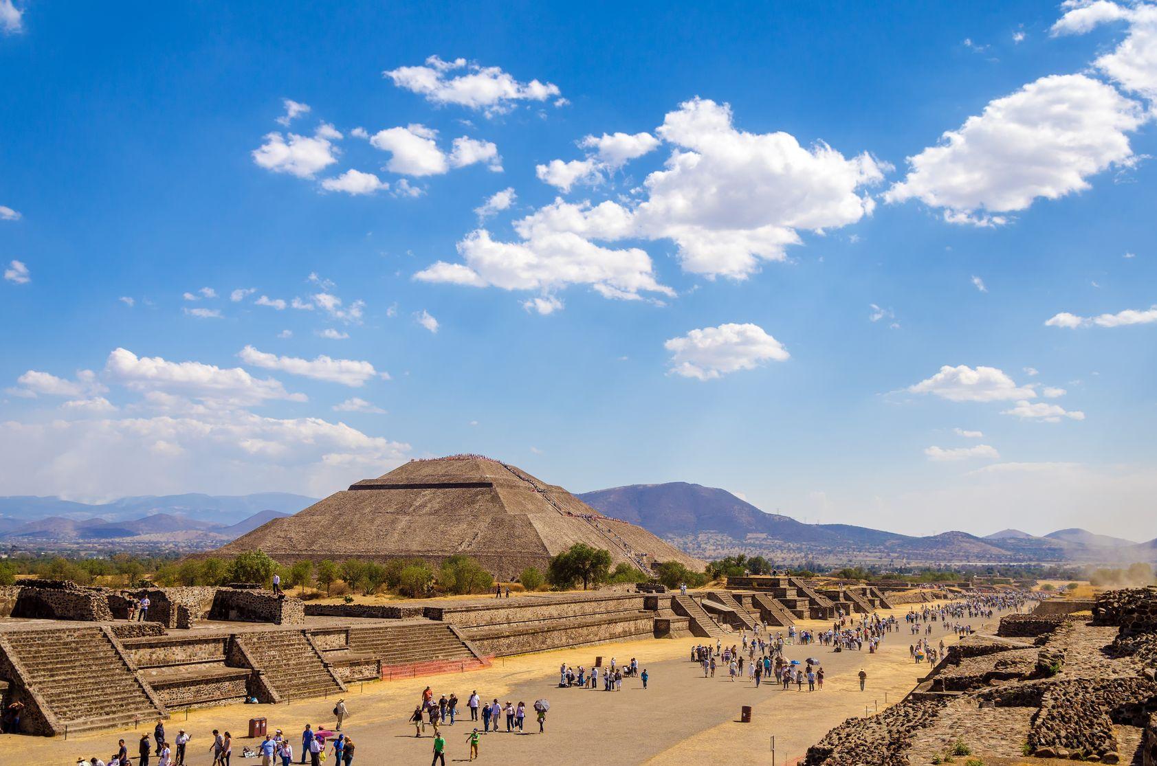 Teotihuacan Early Access Tour with Expert Guide