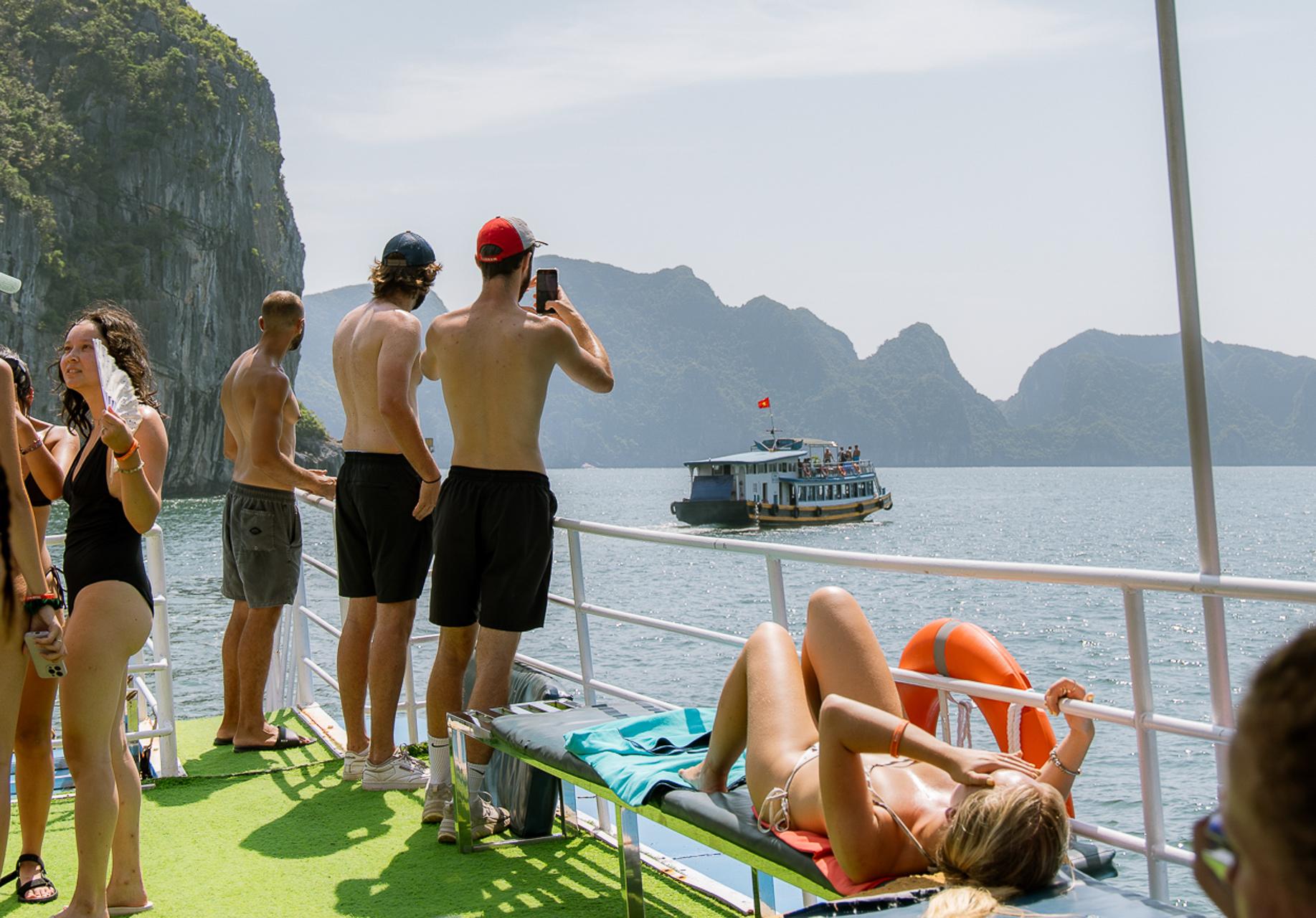 Cat Ba Island: Lan Ha & Ha Long Bay Cruise, Kayak & Snorkel