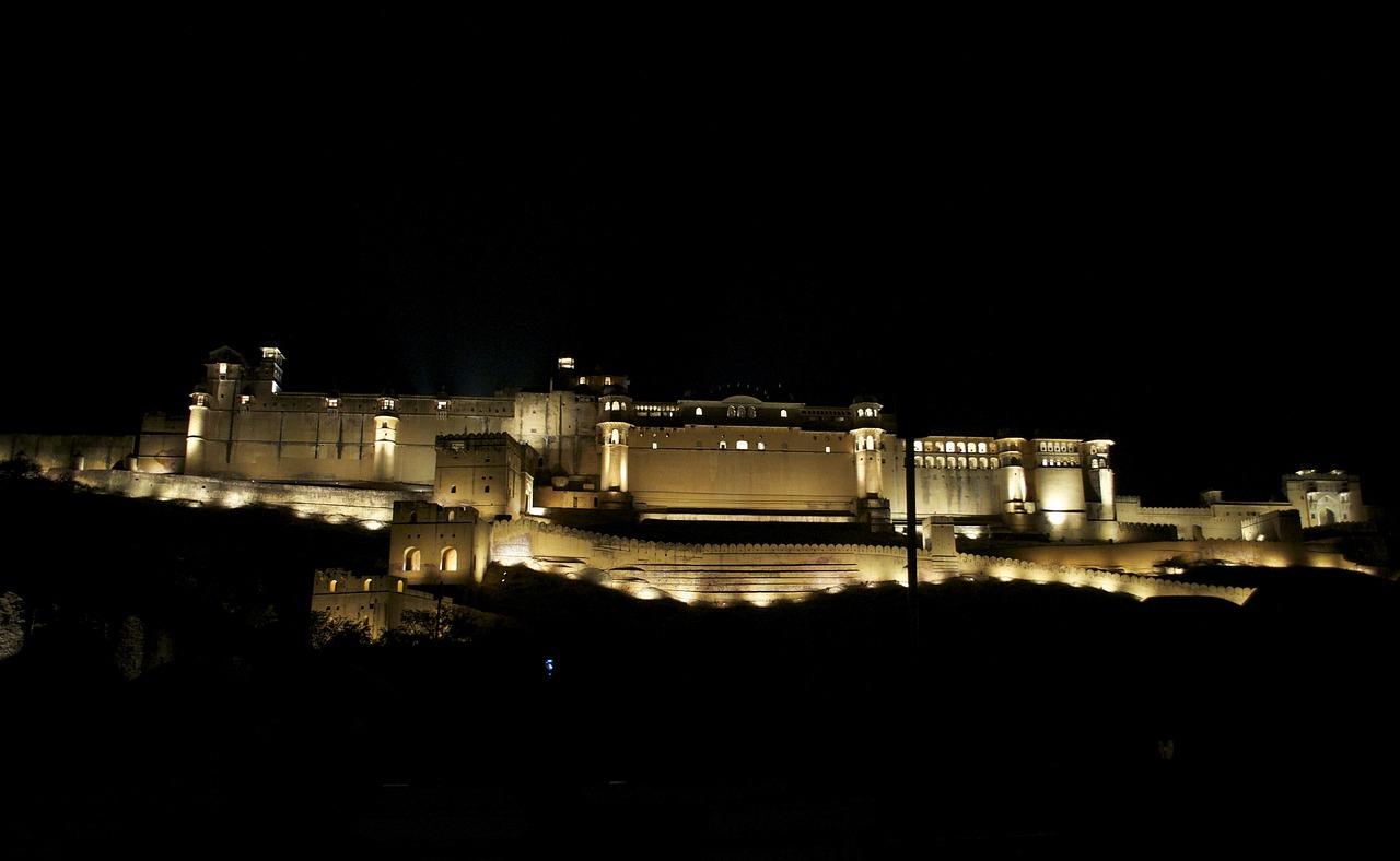 Jaipur Private Evening Tour: Sunset at Monkey Temple & Pink City by Night