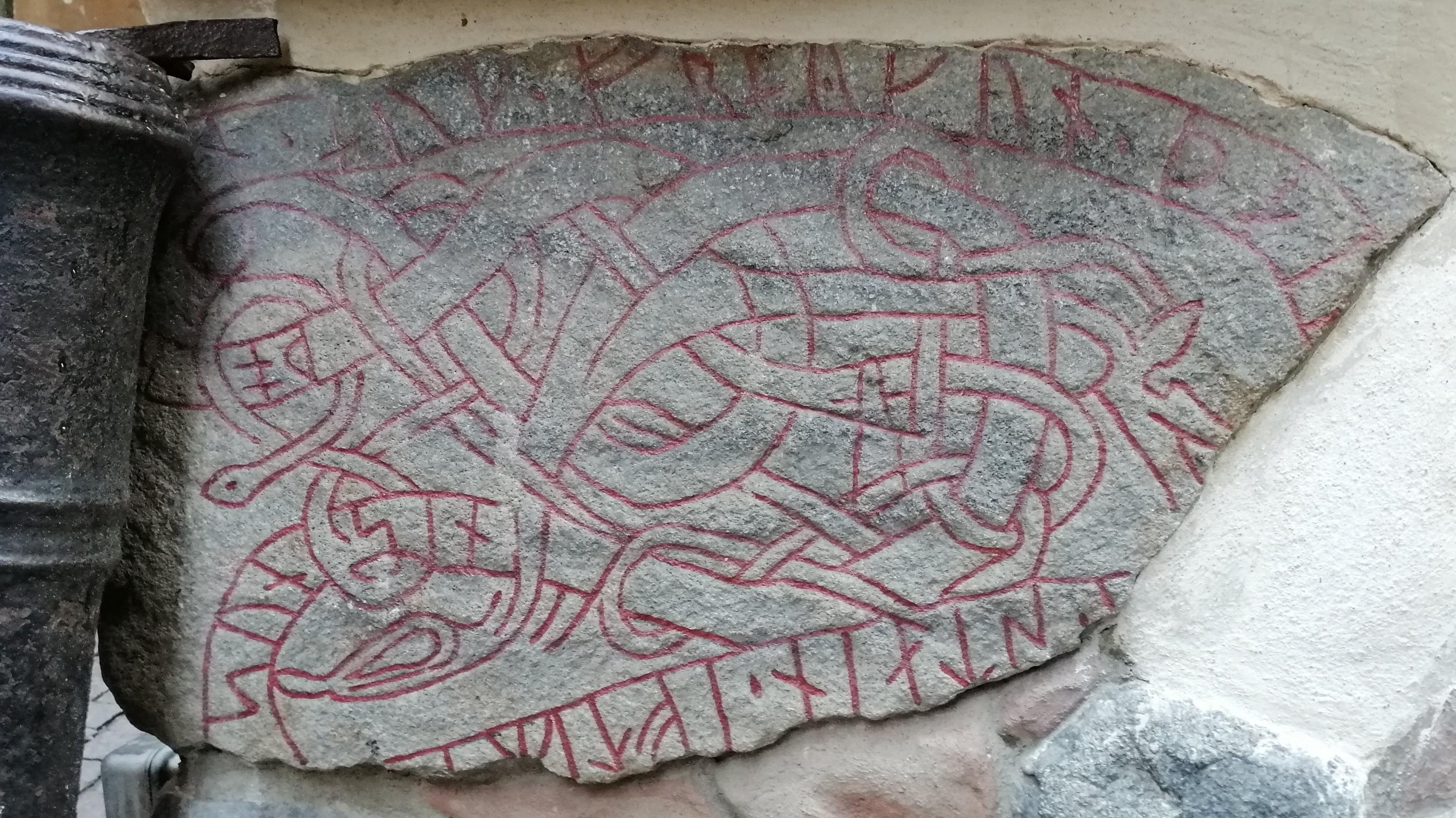 Old Town Walk & Viking Museum Tour