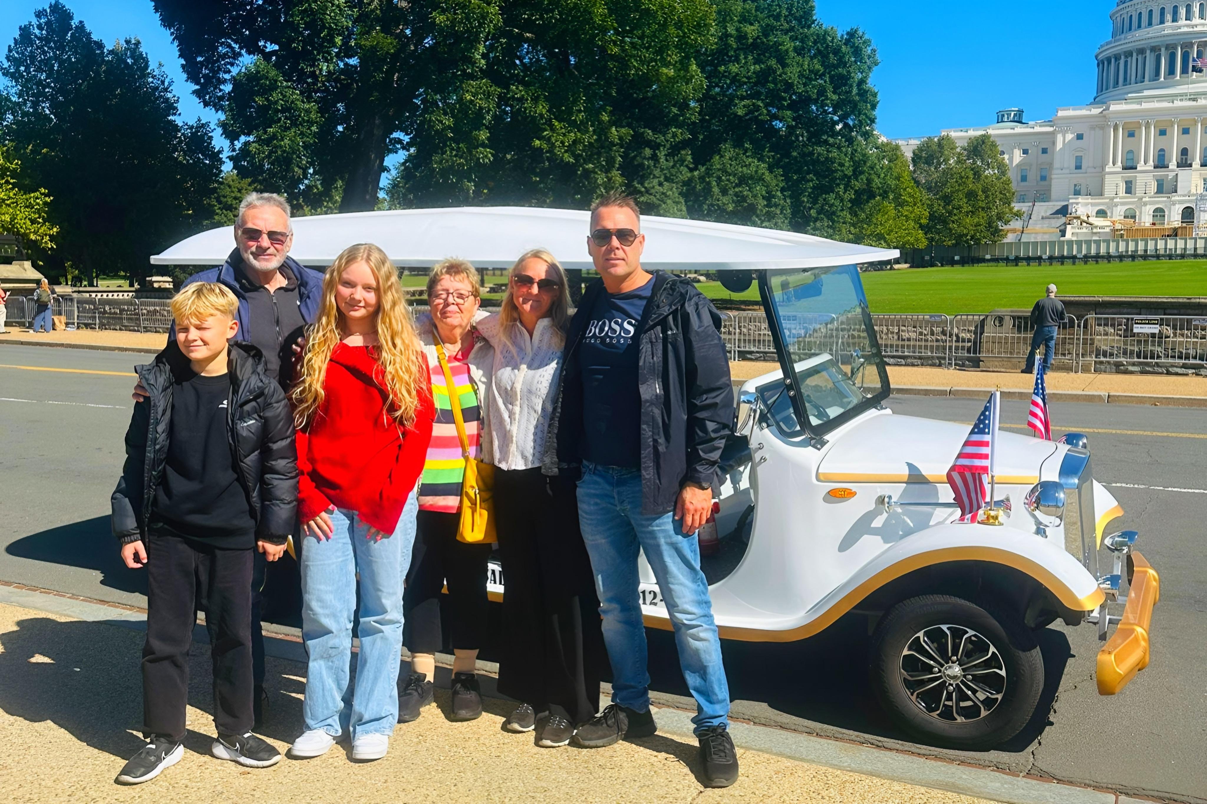 DC Guided Monuments and US History Day & Night Tour by E-Cart
