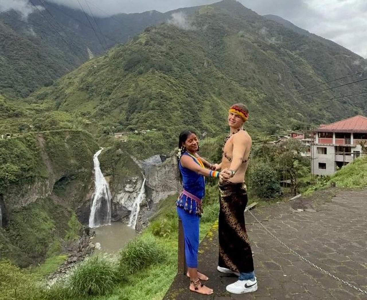 Baños 8-Waterfall Route: Guided Day Tour with Lunch