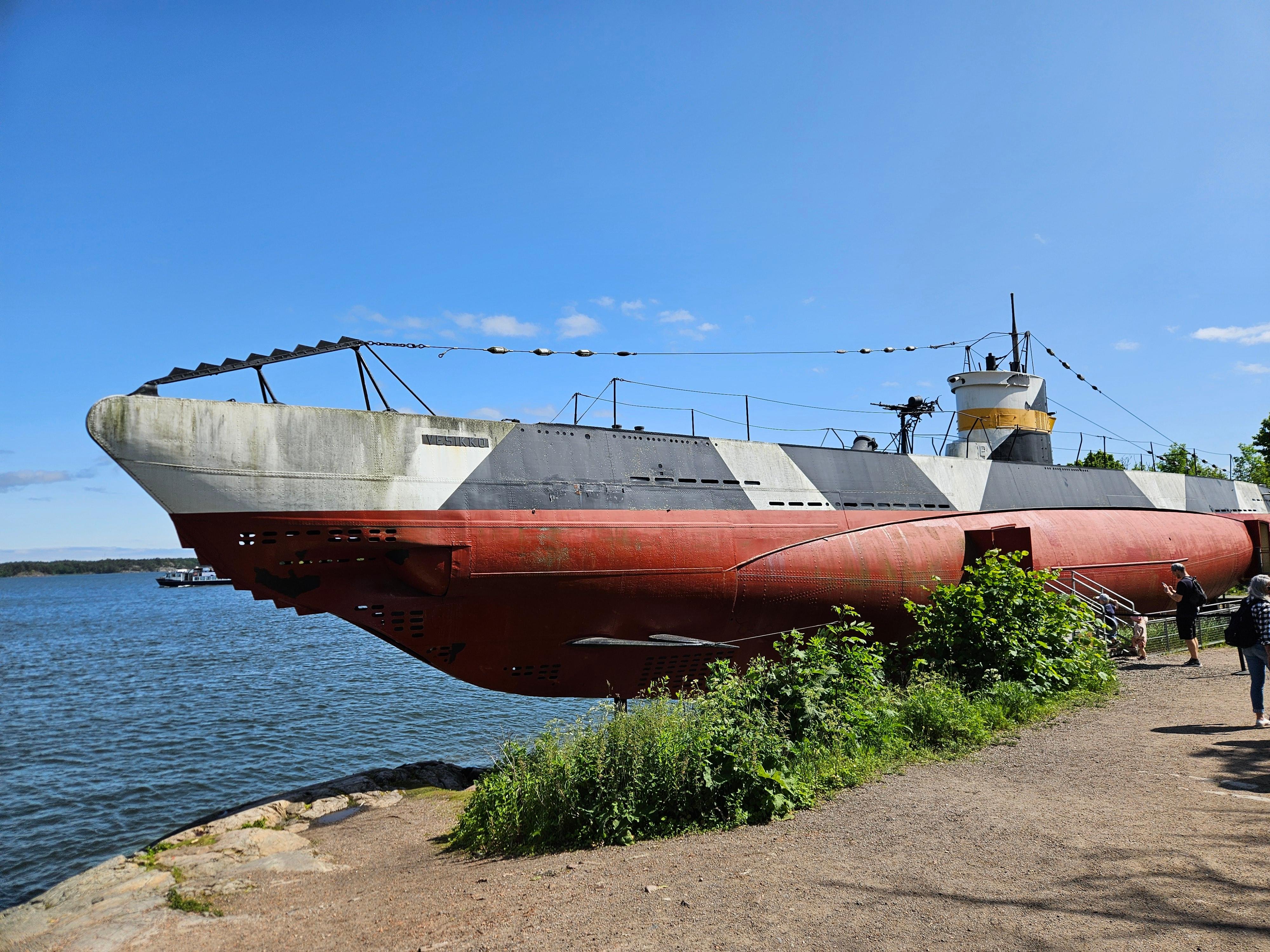 Helsinki & Suomenlinna: City Highlights Tour with Ferry Ride