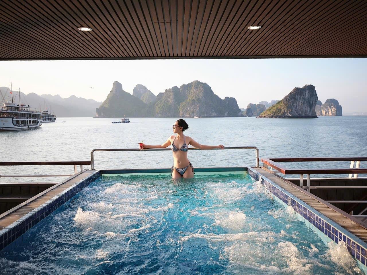 Ha Long Bay Full-Day Luxury Cruise from Hanoi