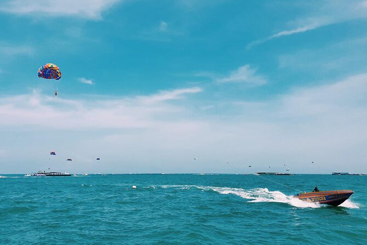 Koh Larn Island Day Trip with Thai Massage & Speedboat from Pattaya