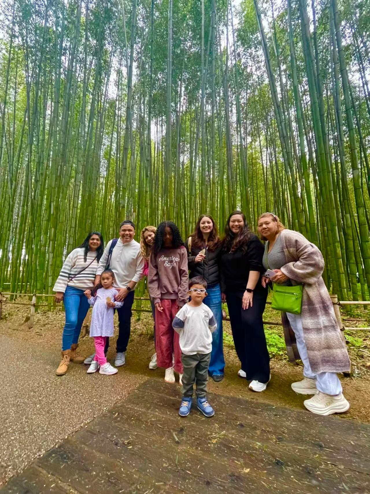 Osaka Custom Private Tour by Luxury Vehicle