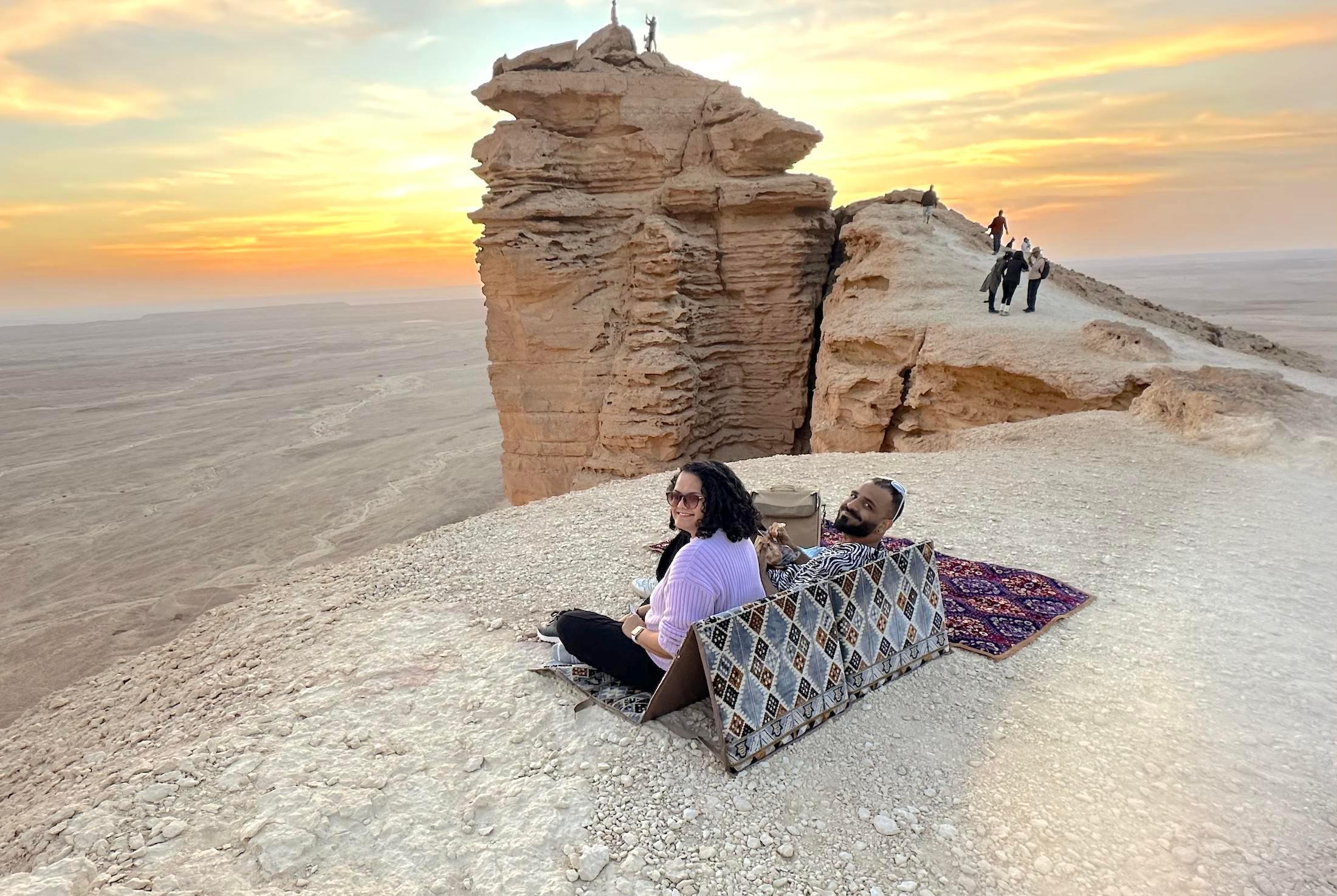 Private Edge of the World Sunrise or Sunset Tour from Riyadh