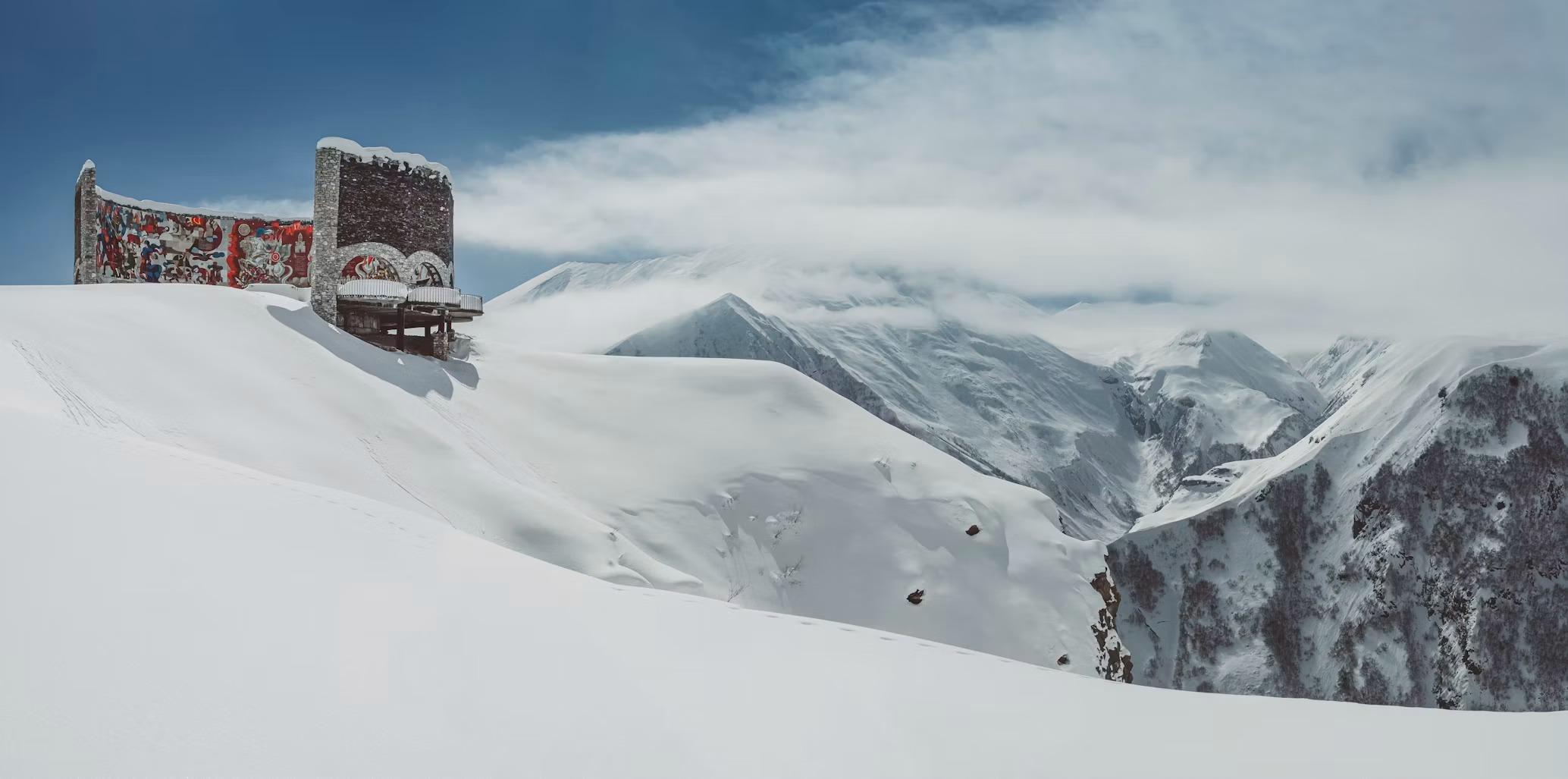 Kazbegi Mountains Private Day Tour from Tbilisi