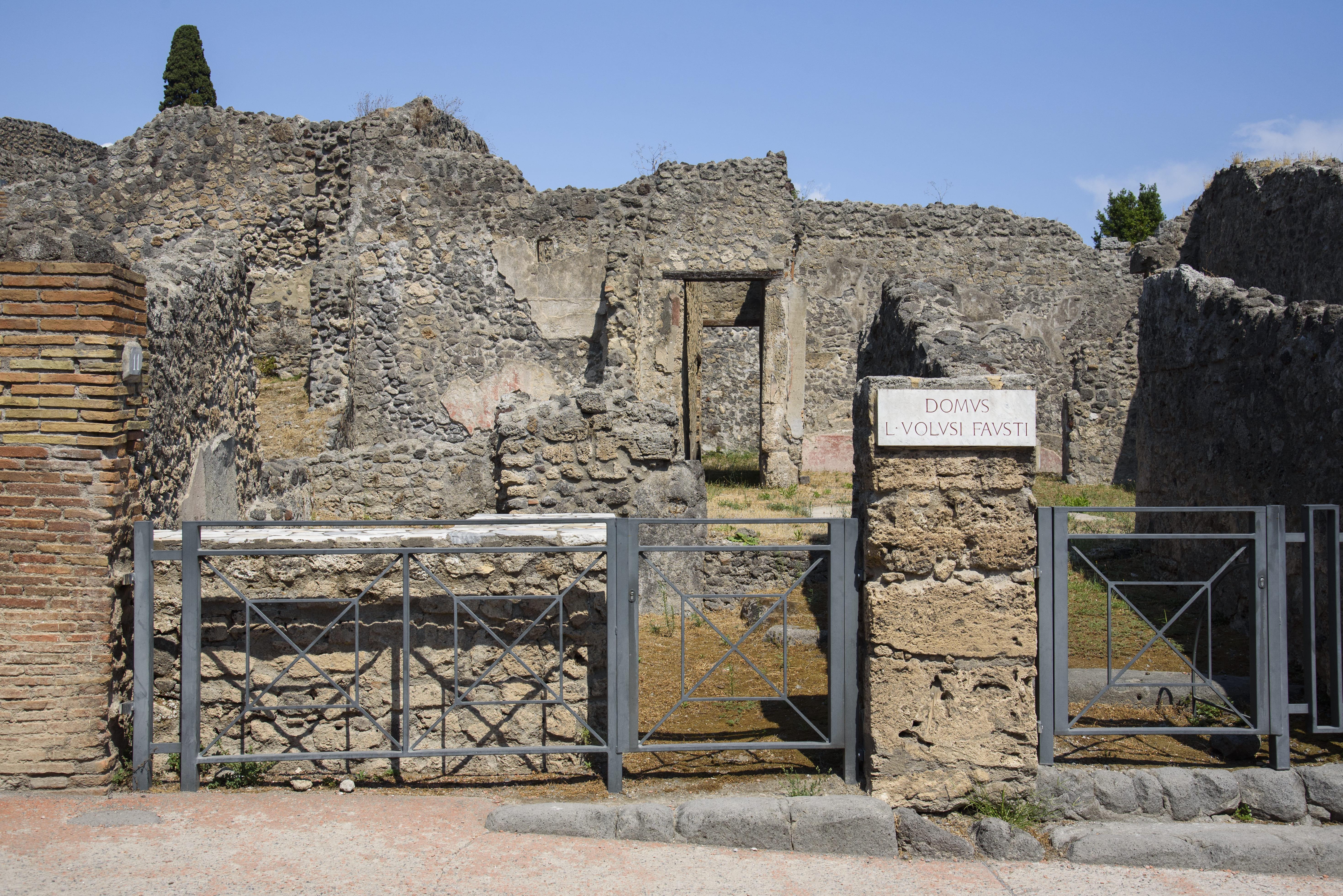 Pompeii & Mount Vesuvius Day Tour from Sorrento with Lunch