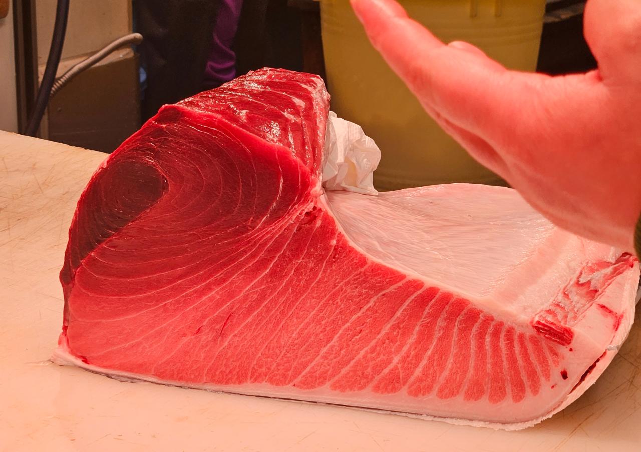 Private Toyosu Market Tour with Sushi Master & Omakase Lunch