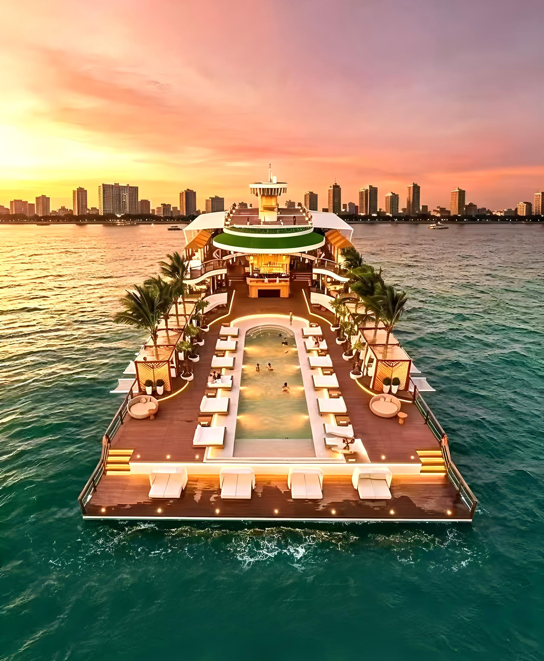 Sina Beach Floating Club: Pattaya Day Pass