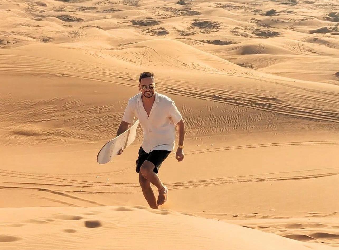 Full-Day Qatar Desert Safari with Camp Dining