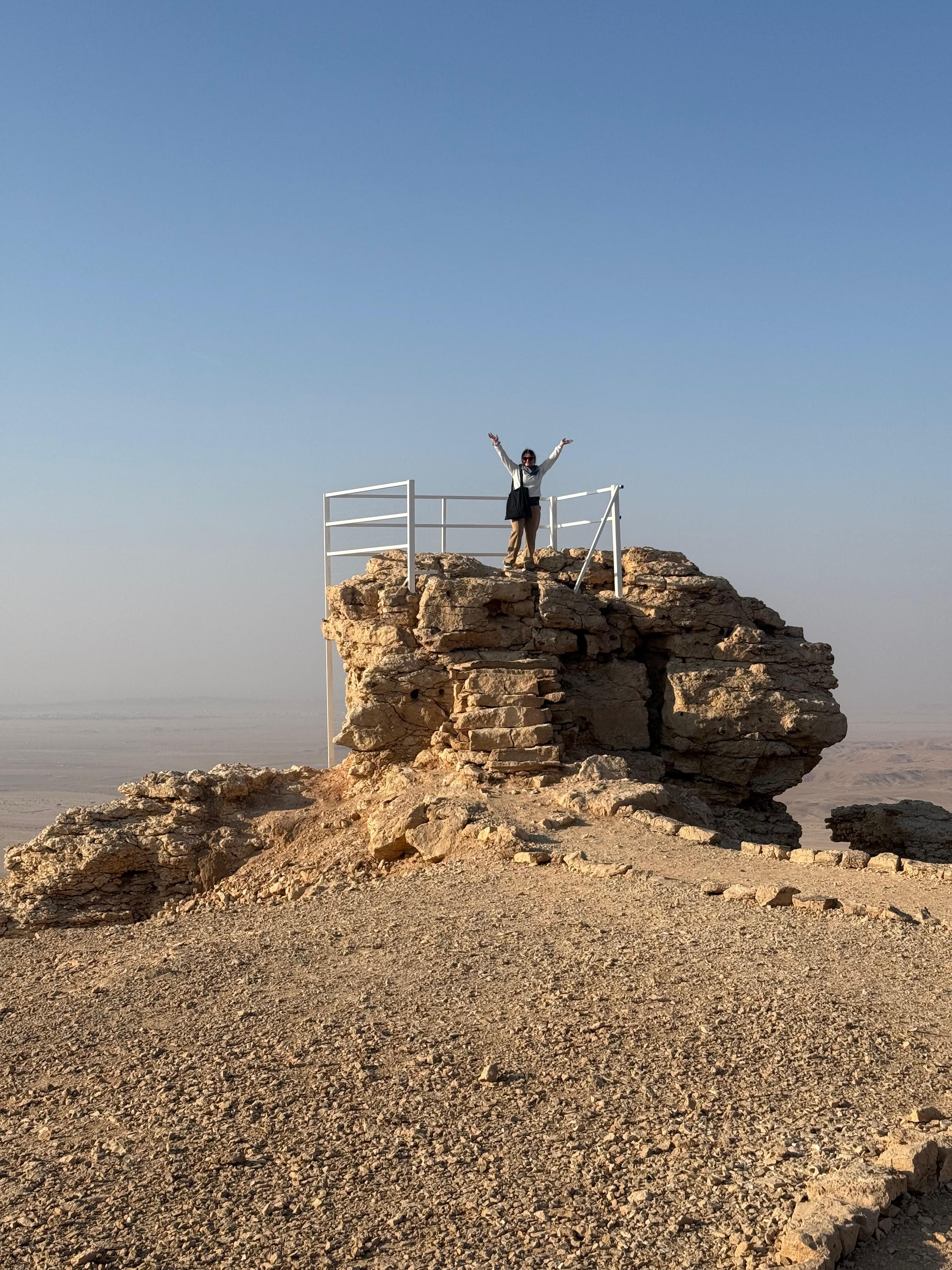 Riyadh VIP Private Tour: Edge of the World & Darb Al-Manjoor