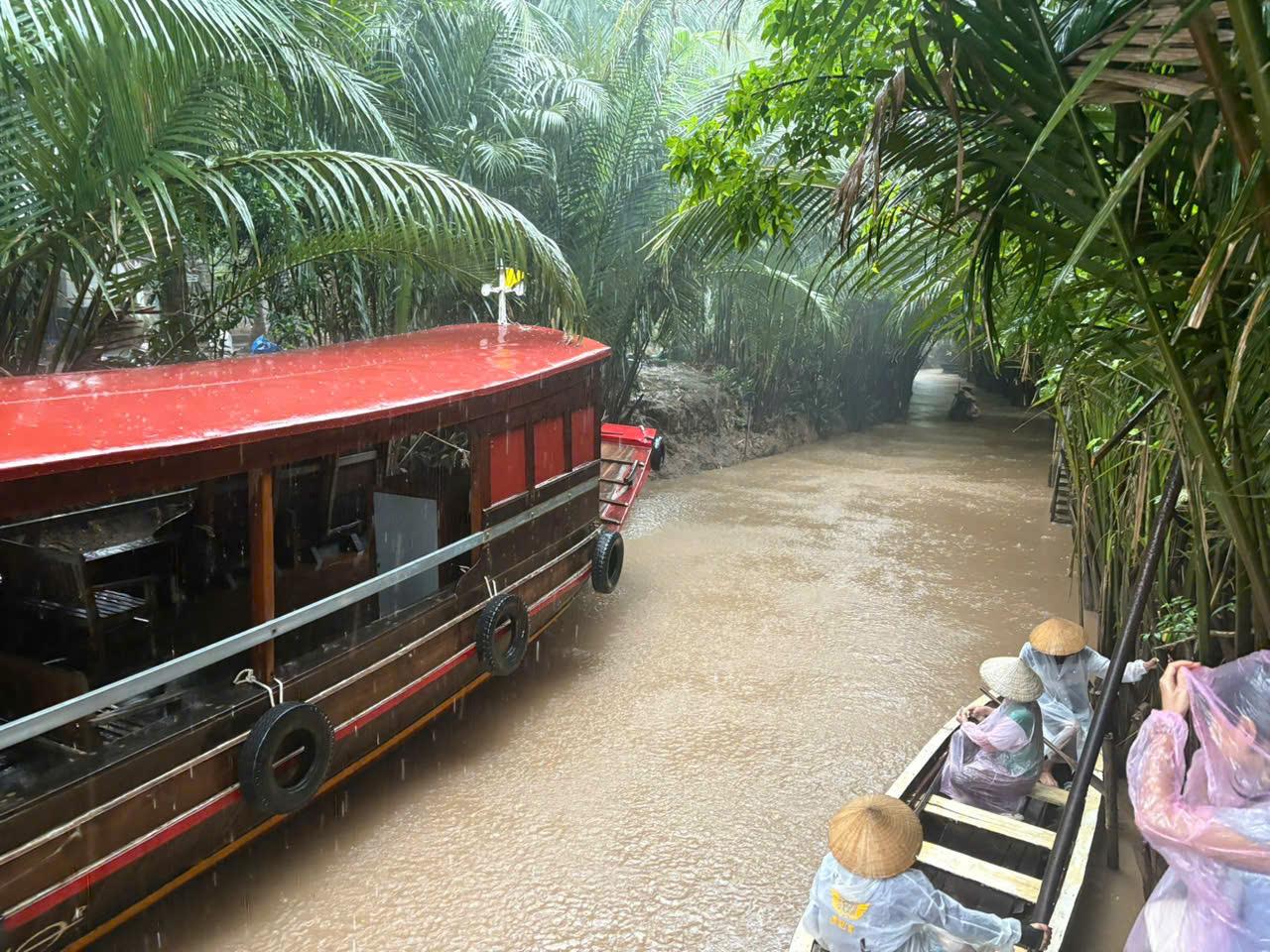 Mekong Delta Kayak, Bike & Cooking Day Tour from Ho Chi Minh City