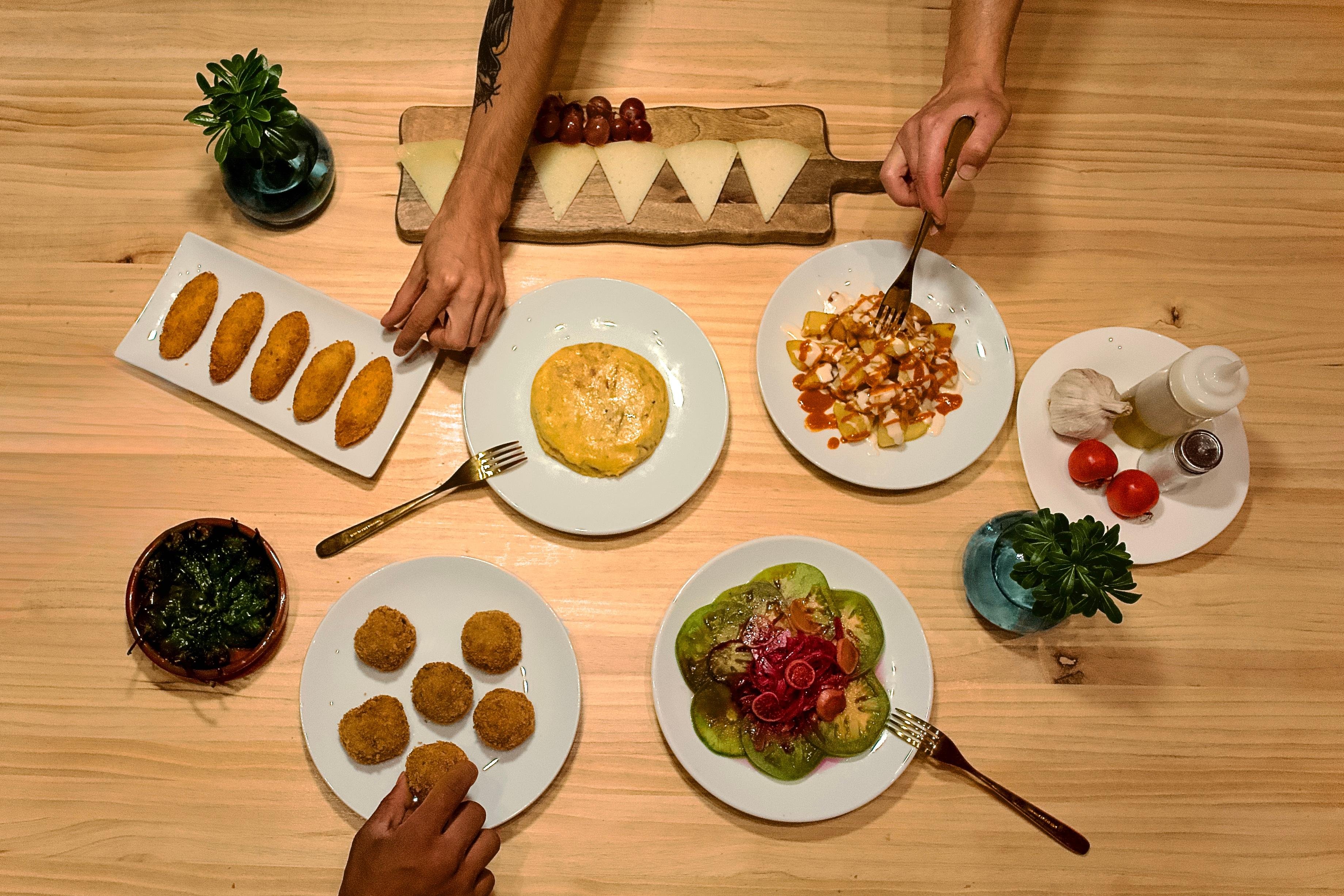 Tapas Cooking Workshop with Wine Pairing