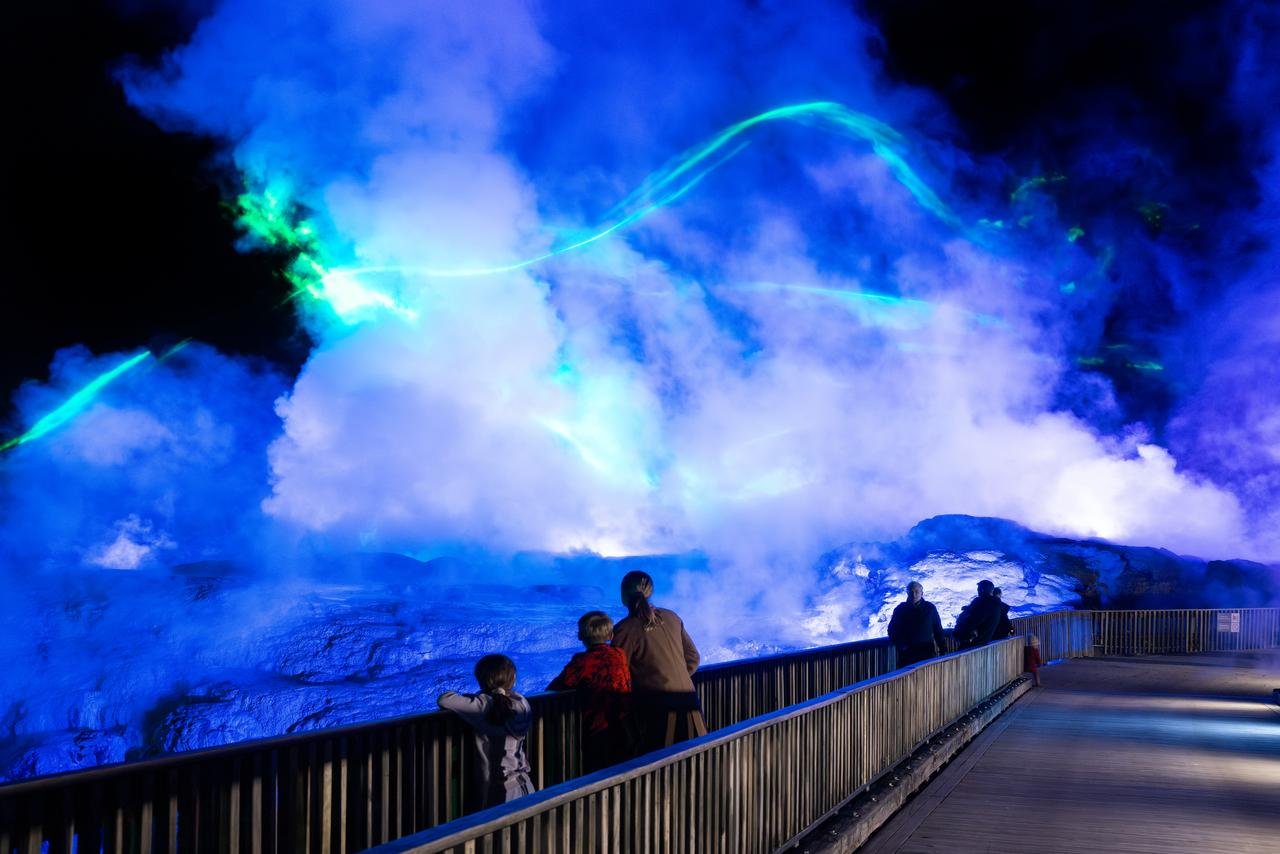 Mārama Geyser Light Trail