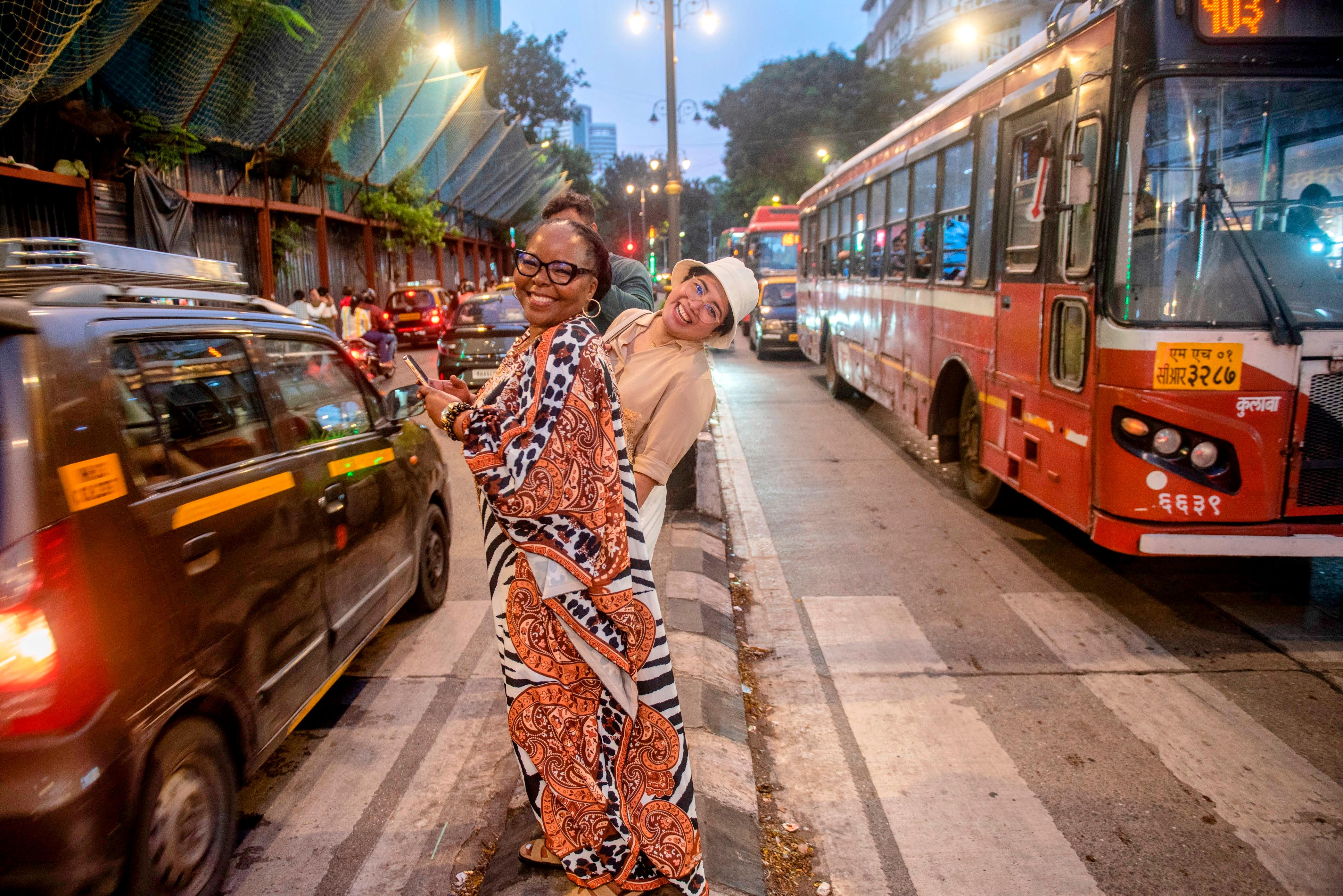 Mumbai After Dark: Private Illumination Sightseeing Tour