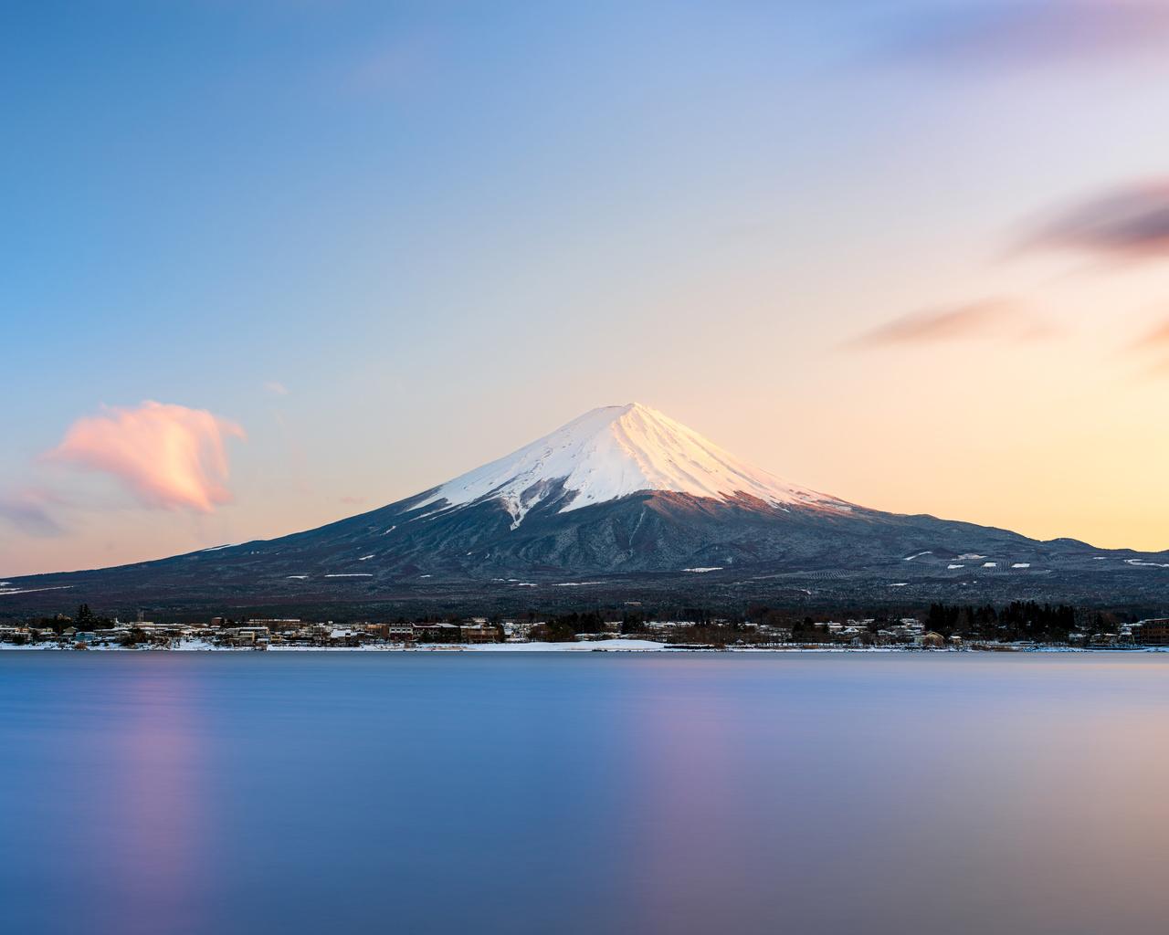 Tokyo to Mt. Fuji Private Tour with Photography & English-Speaking Guide