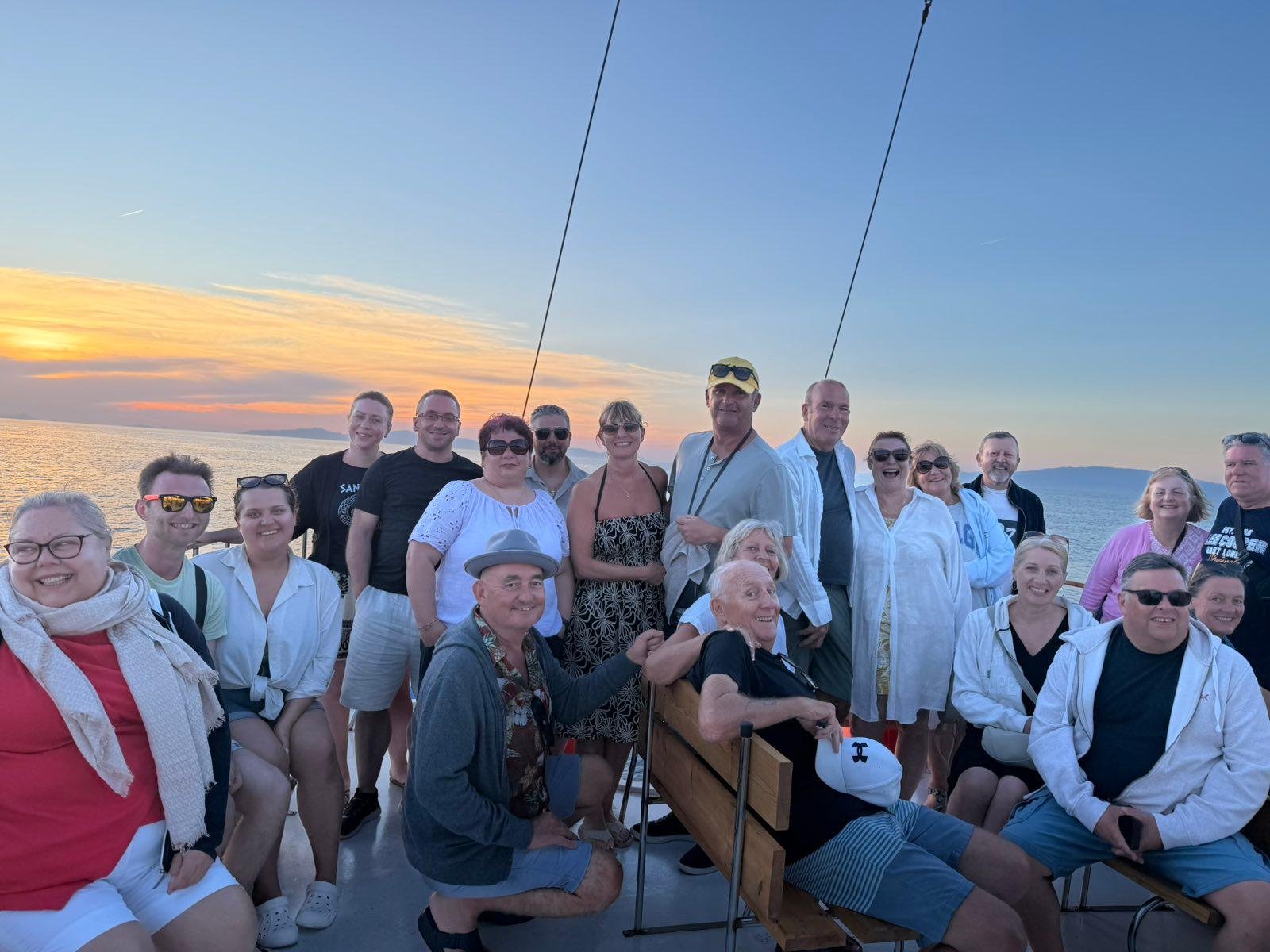 Santorini Volcanic Islands & Hot Springs Boat Cruise