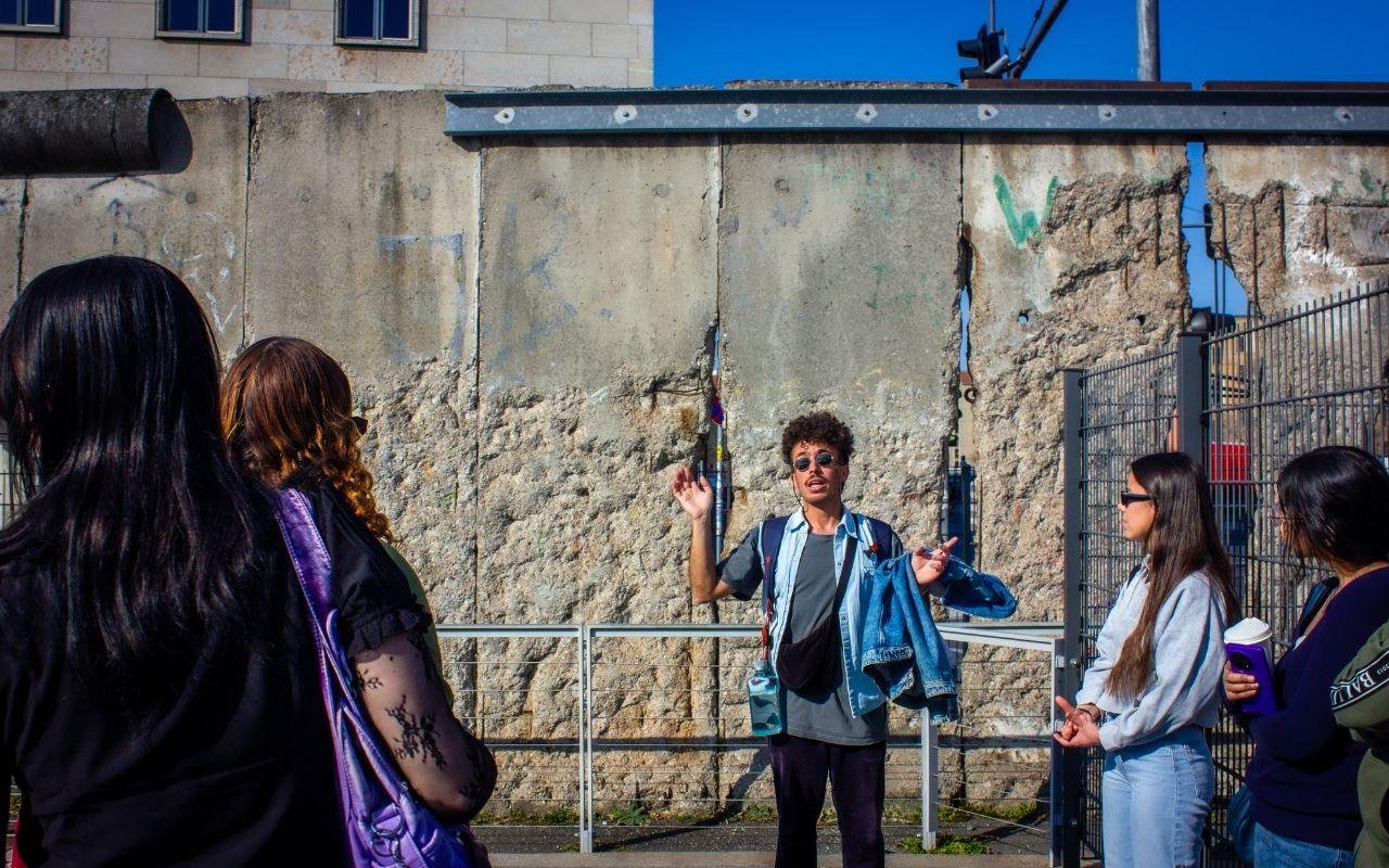 Berlin History Walking Tour with Optional Food Tasting