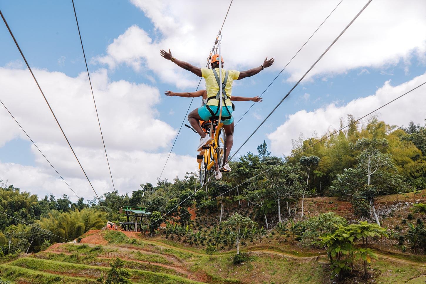 San Juan: Toro Verde Zipline & World-Record Bike Tour