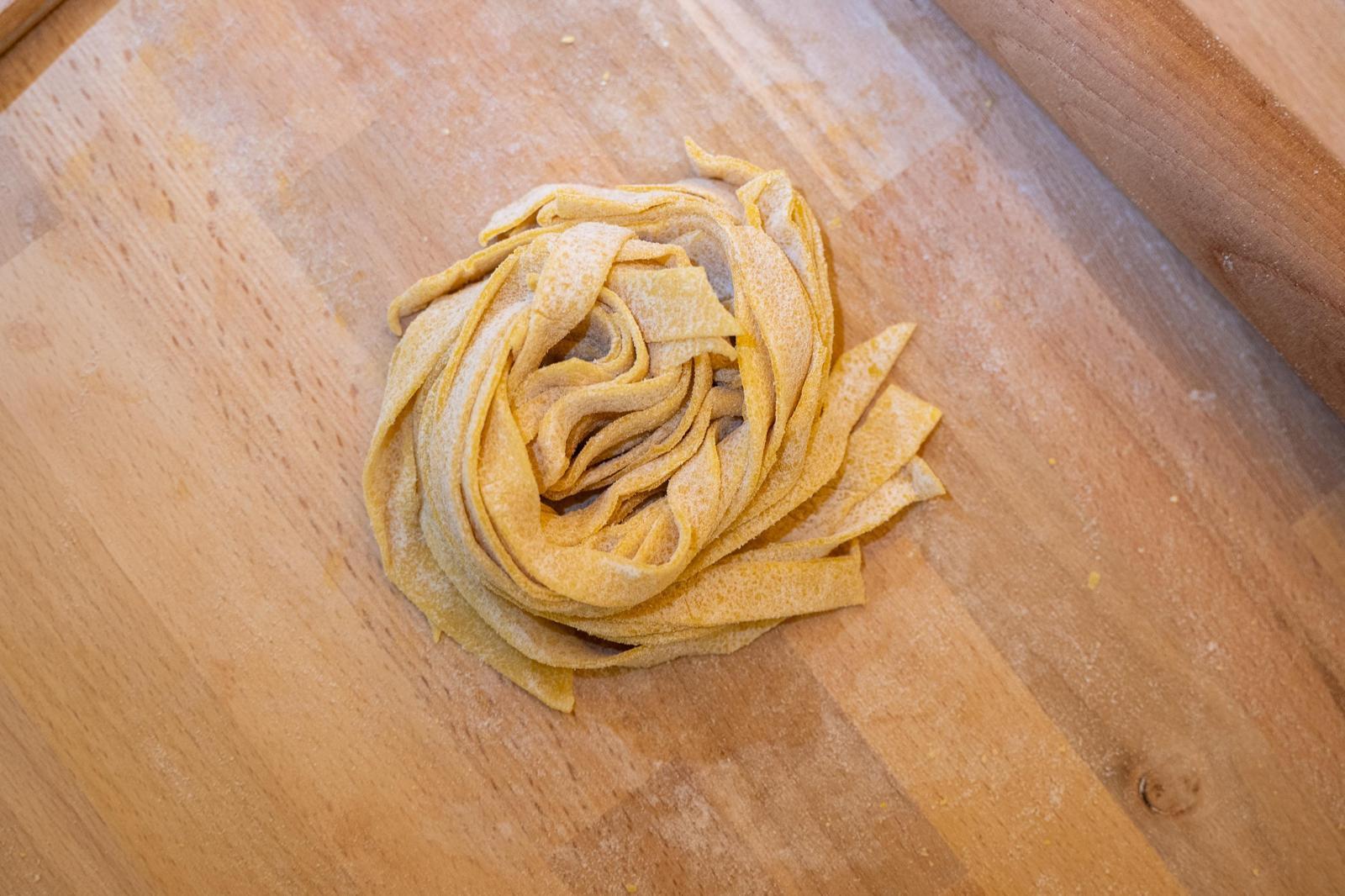 Florence: Pasta & Tiramisu Cooking Class with Unlimited Wine