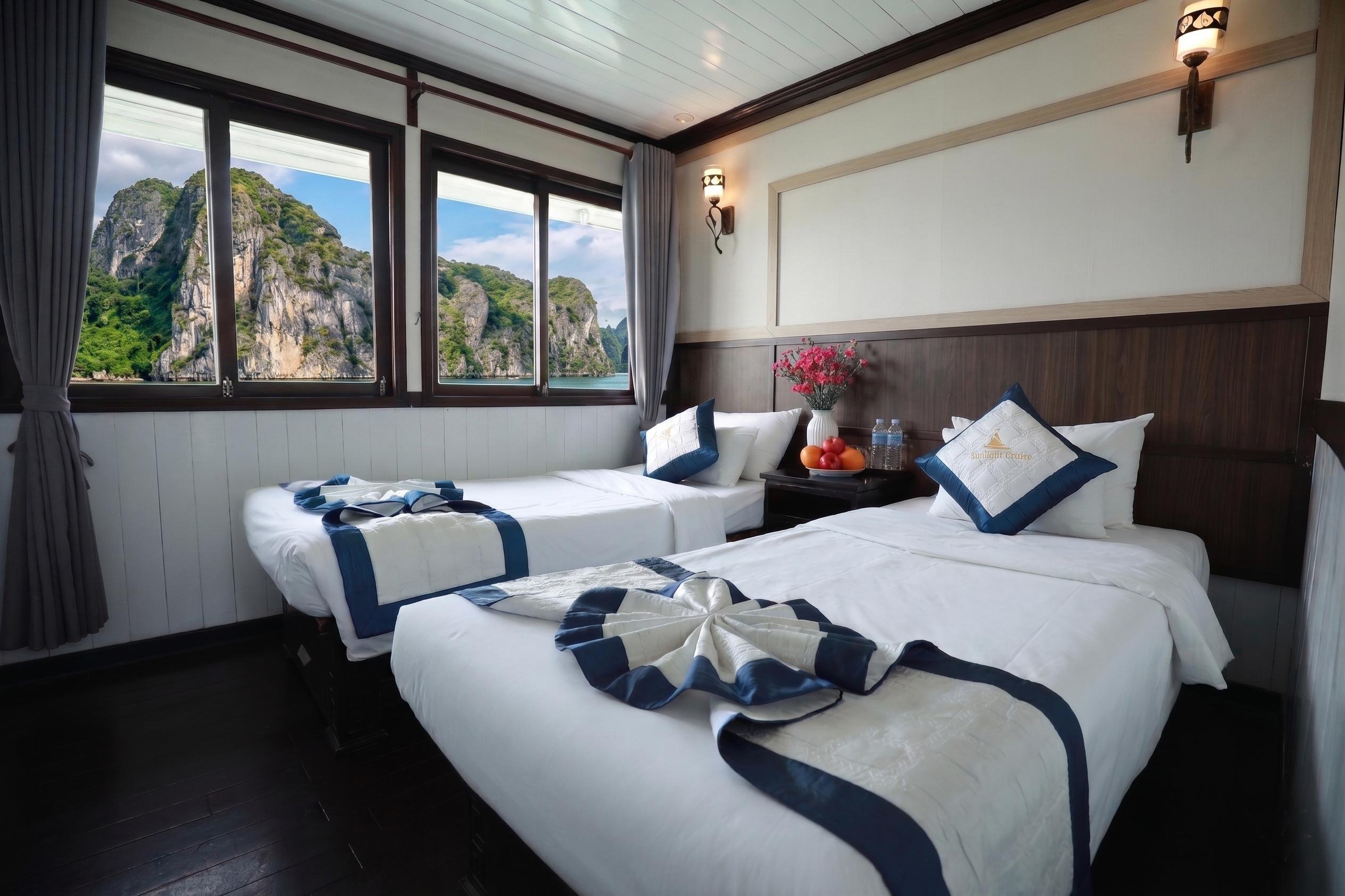 Ha Long Bay 2-Day Overnight Boat Cruise from Hanoi