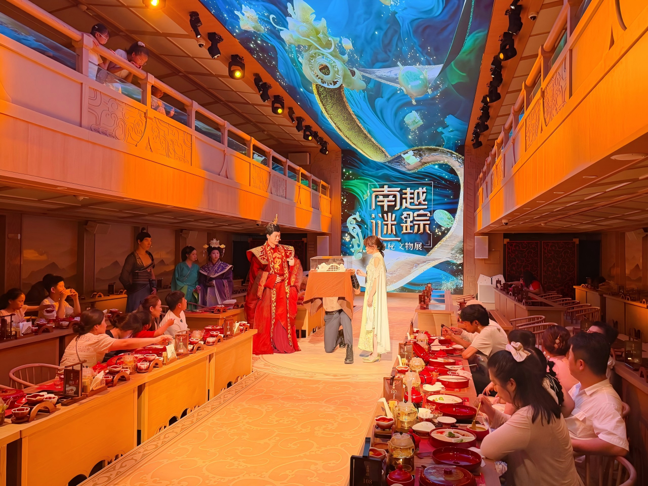 Pearl River Cruise with Hanfu Experience & Imperial Banquet