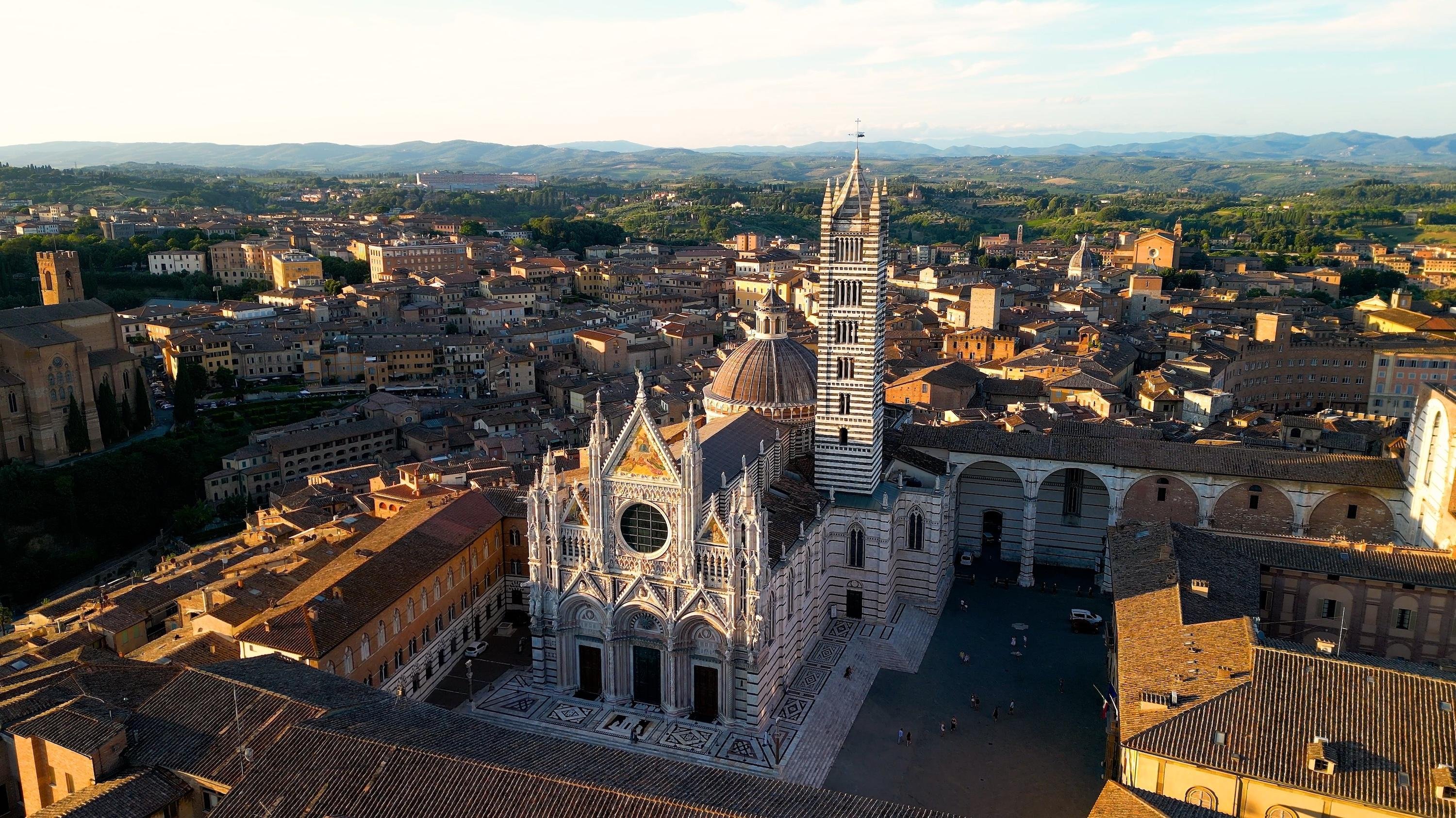 Private Siena Walking Tour: Traditions, Streets & Cathedral