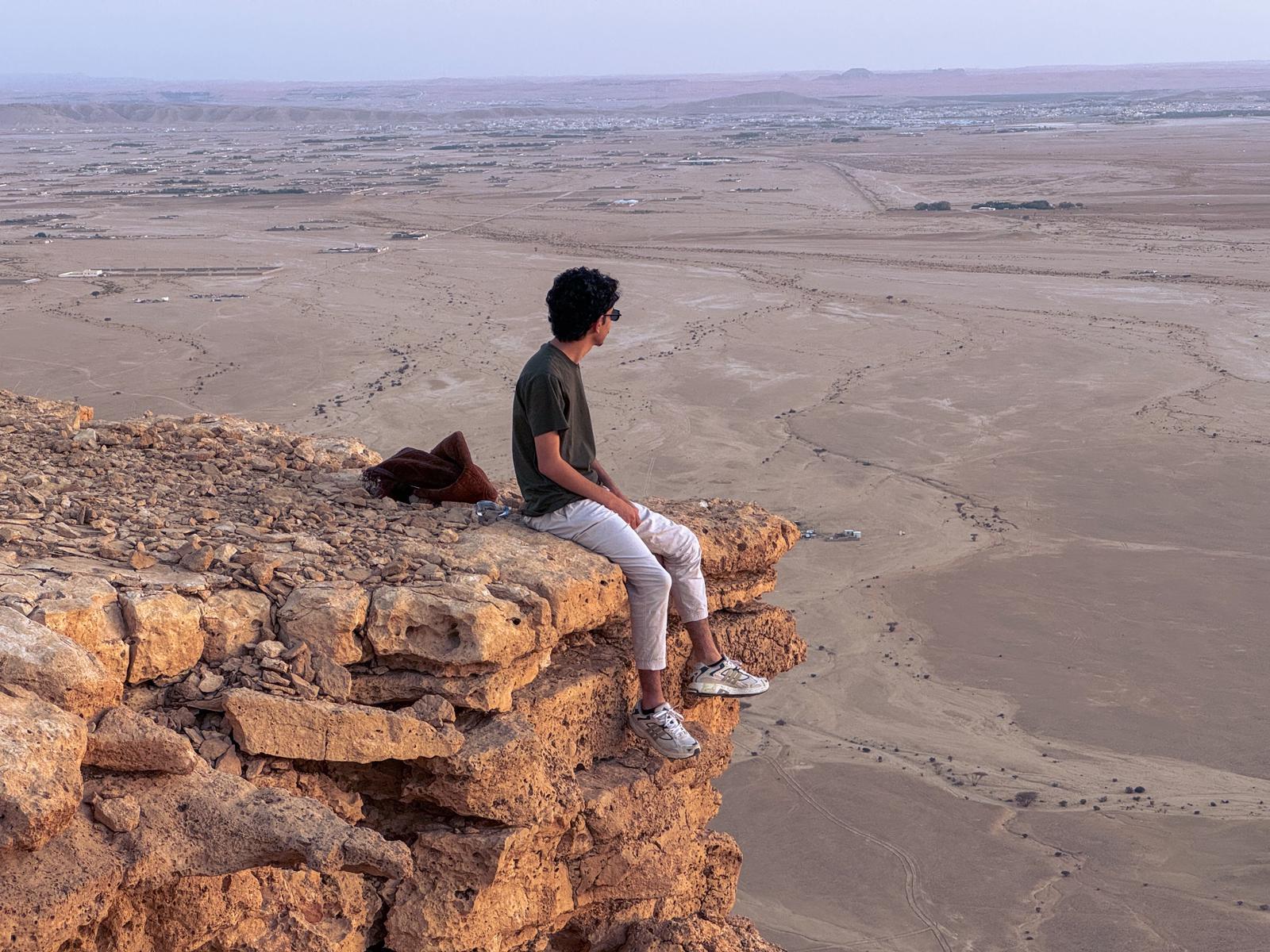 Edge of the World & Darb Al-Manjoor Desert Excursion
