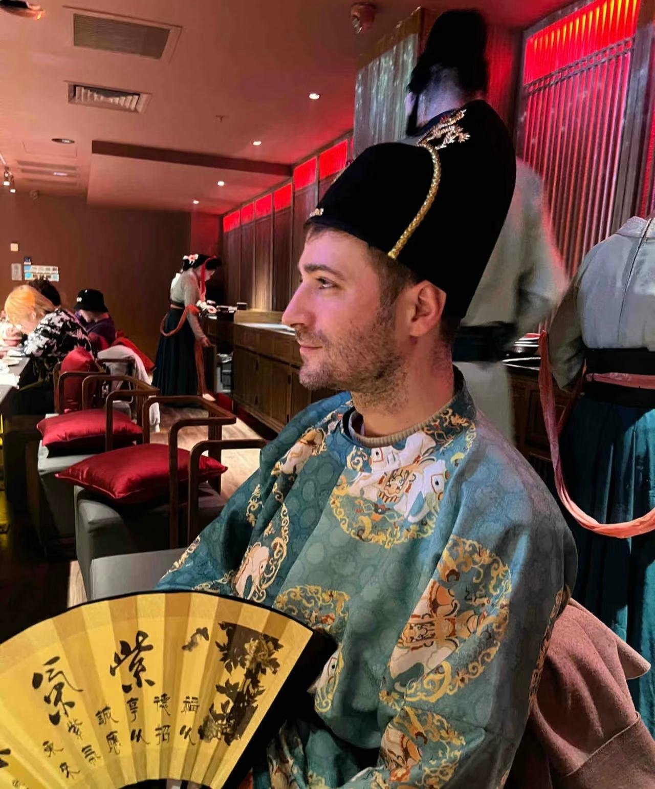 Luoyang: Imperial Tang Dynasty Banquet & Costume Experience
