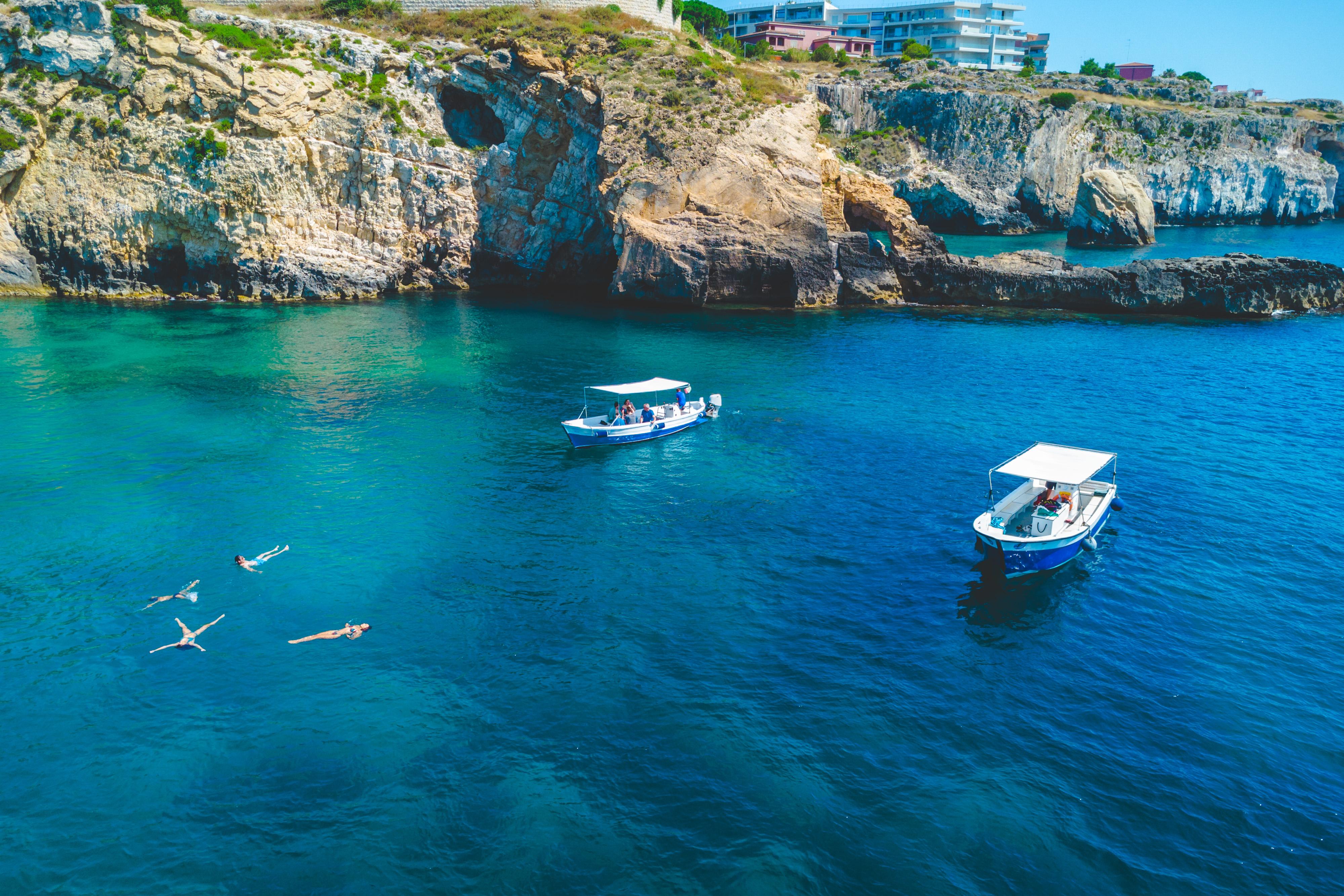 Syracuse: Pillirina, Ortigia, and Sea Caves Tour by Boat