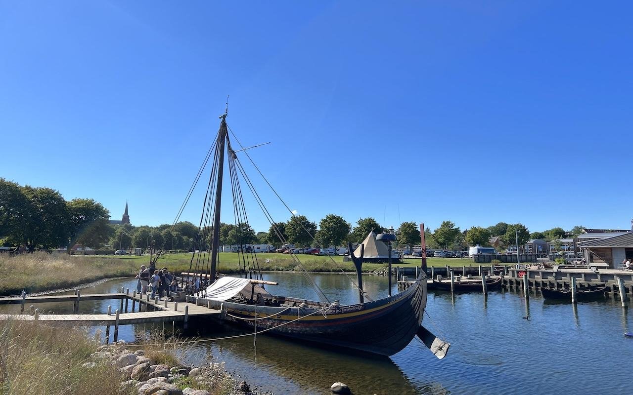 Copenhagen: Tour of Roskilde, the Viking city in Spanish with tickets