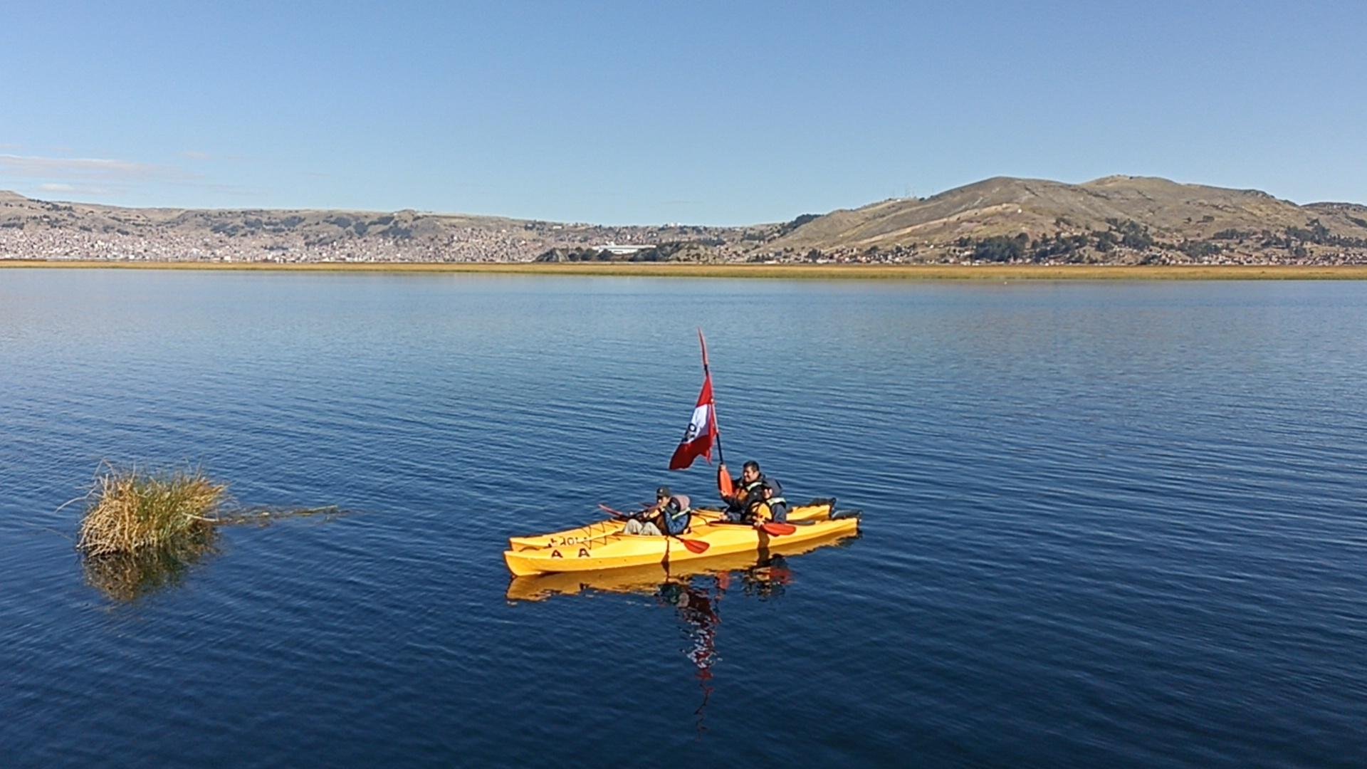 Aventura de Caiaque às Ilhas Uros e Reserva do Titicaca