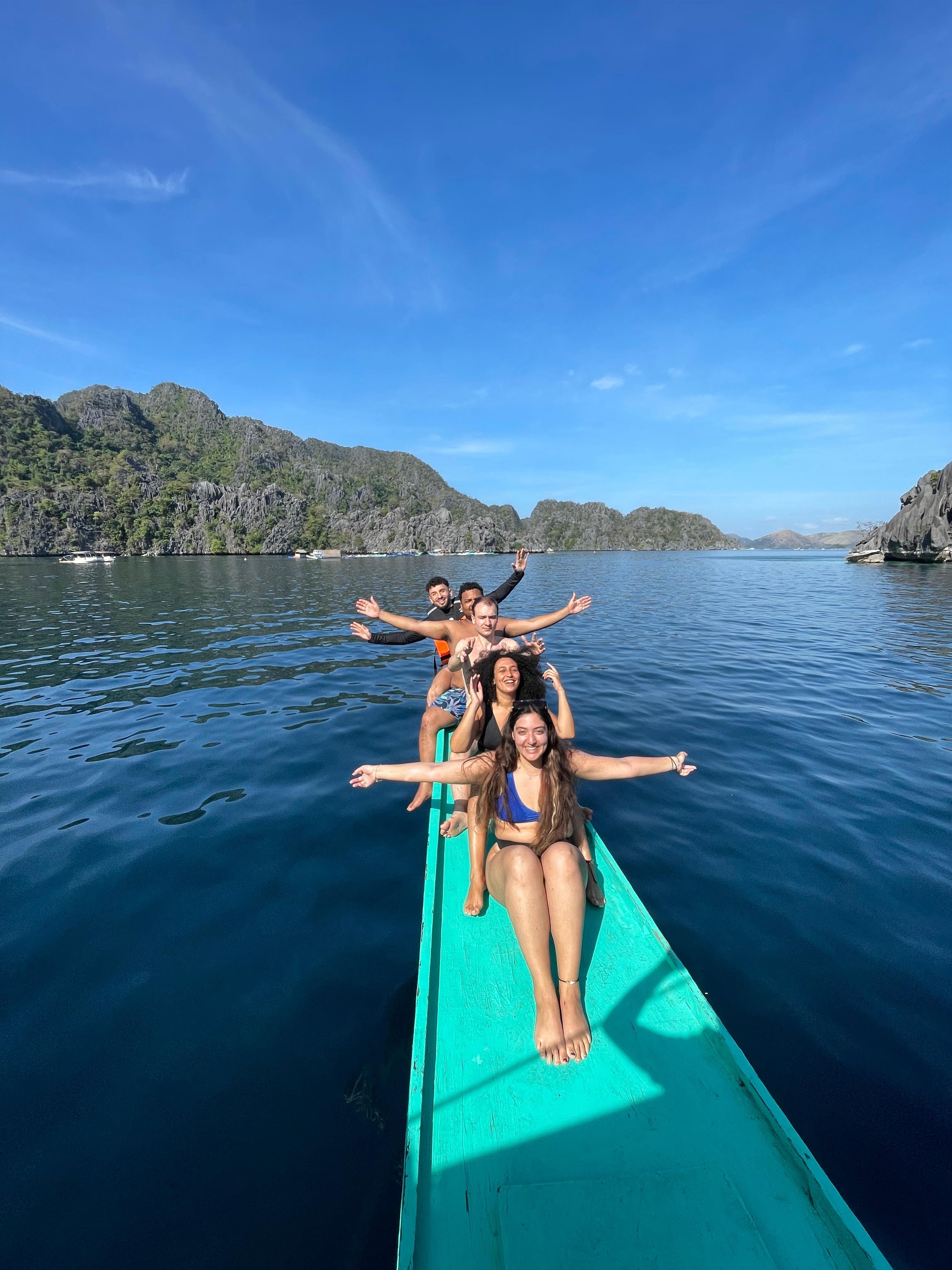 Coron Super Ultimate Tour: Boat Charter with Buffet Lunch