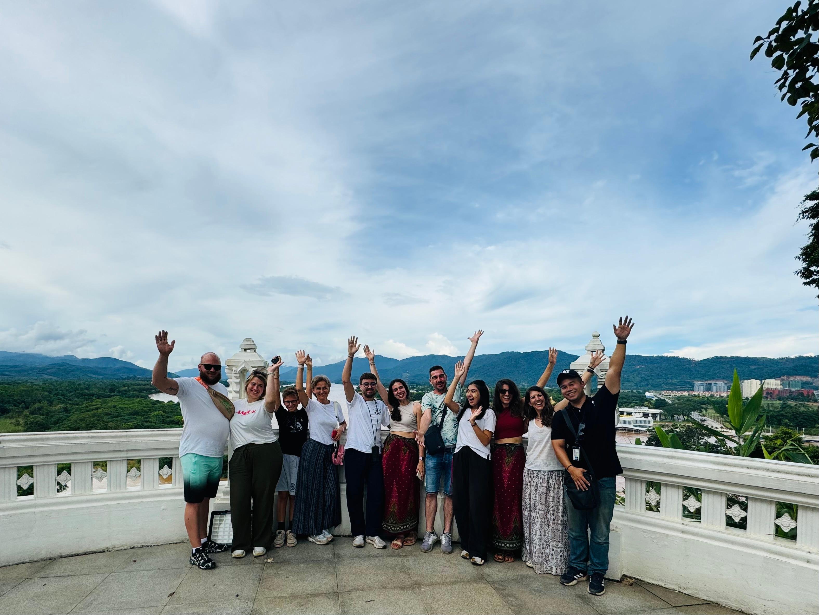Chiang Rai: 7 Iconic Landmarks & Riverside Buffet Tour