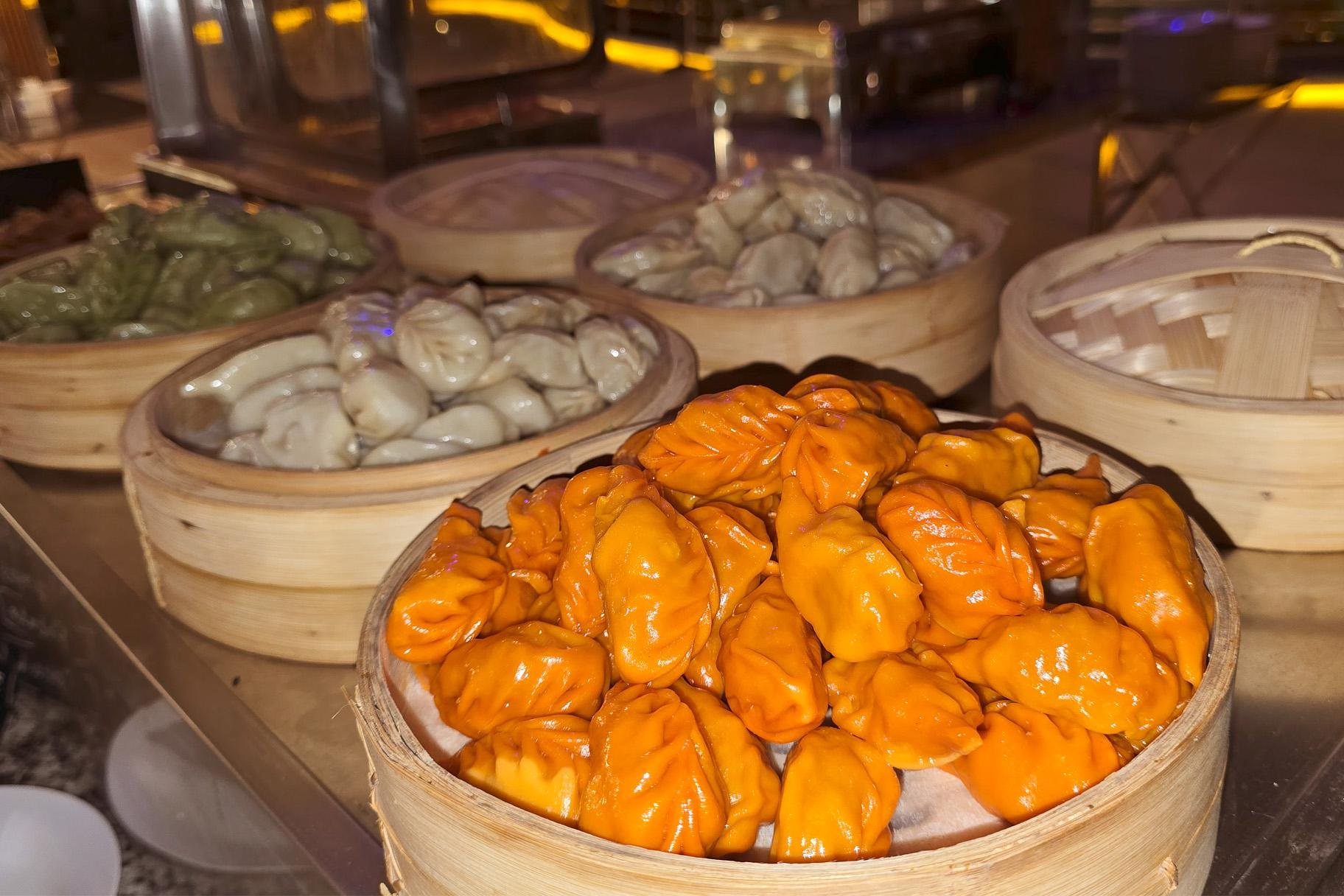 Dubai Mega Yacht Dinner Cruise with Buffet