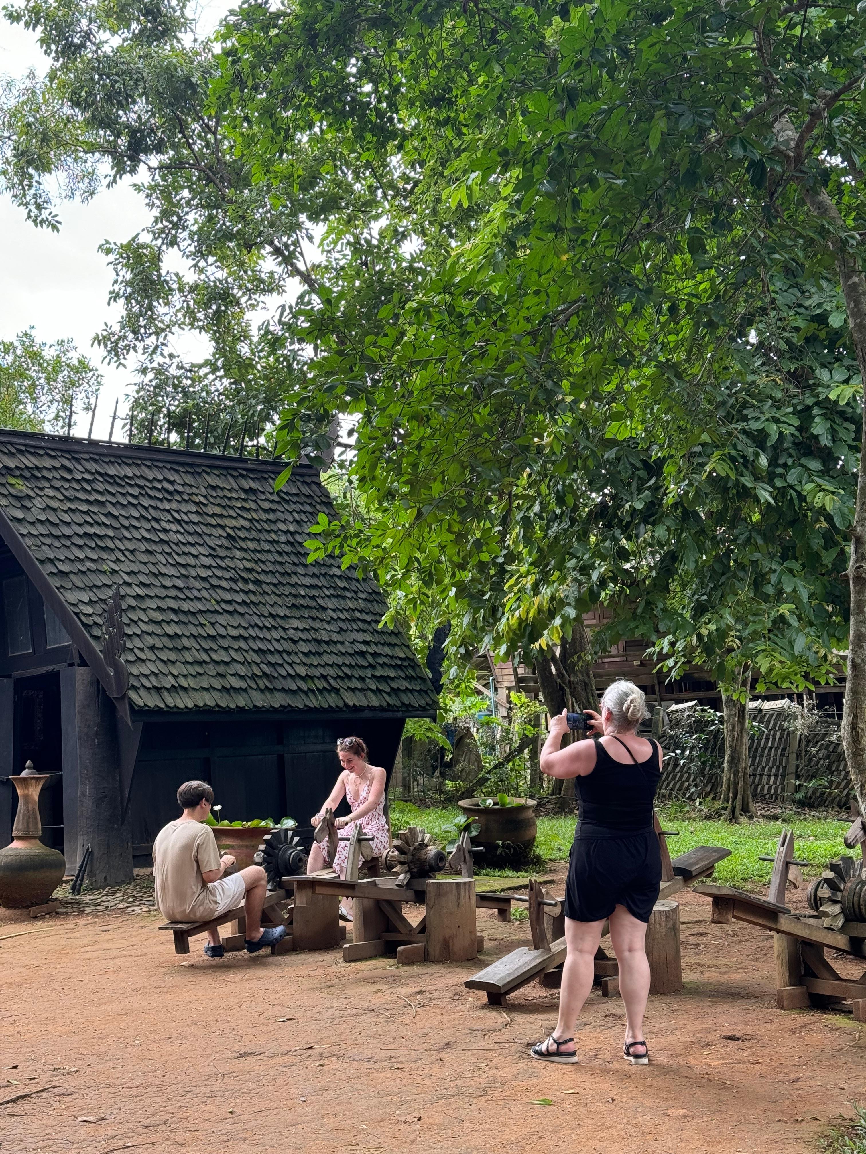 Chiang Rai: 7 Iconic Landmarks & Riverside Buffet Tour