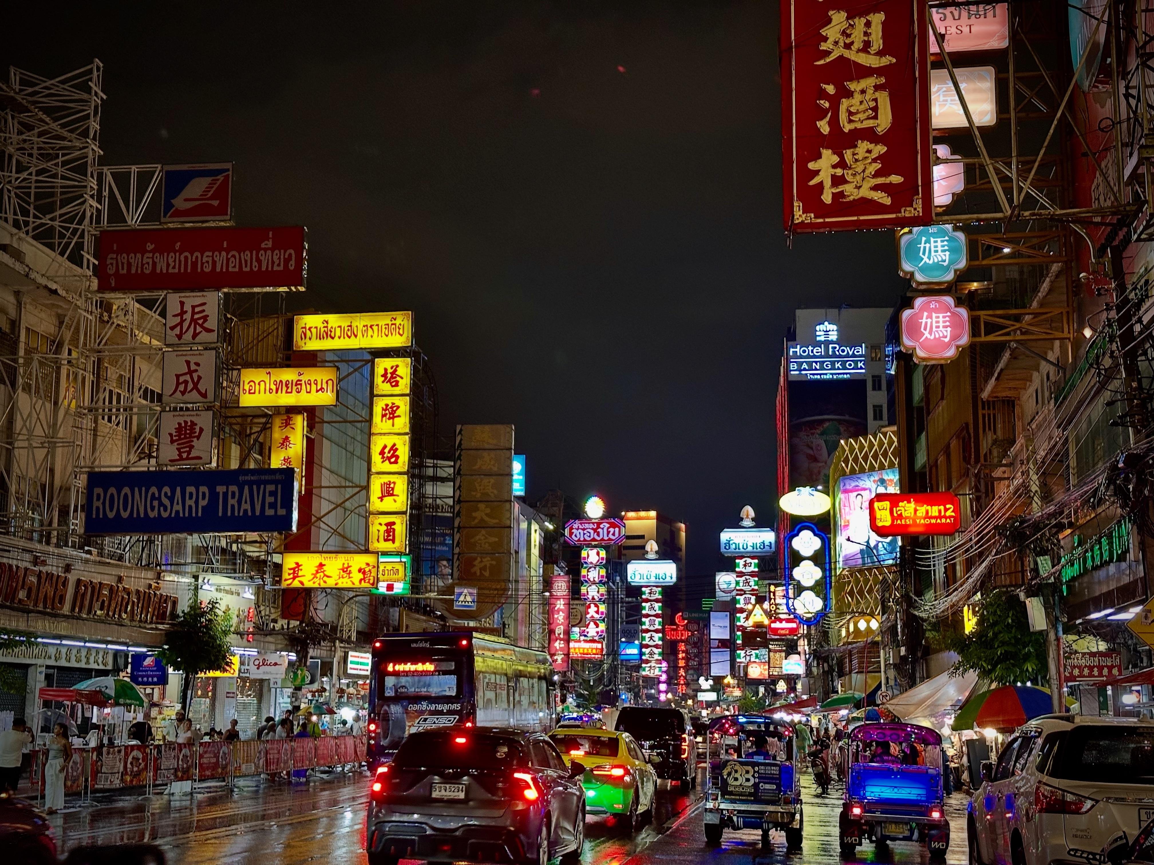 Bangkok Chinatown Street Food Walk – 12+ Tastings in Yaowarat